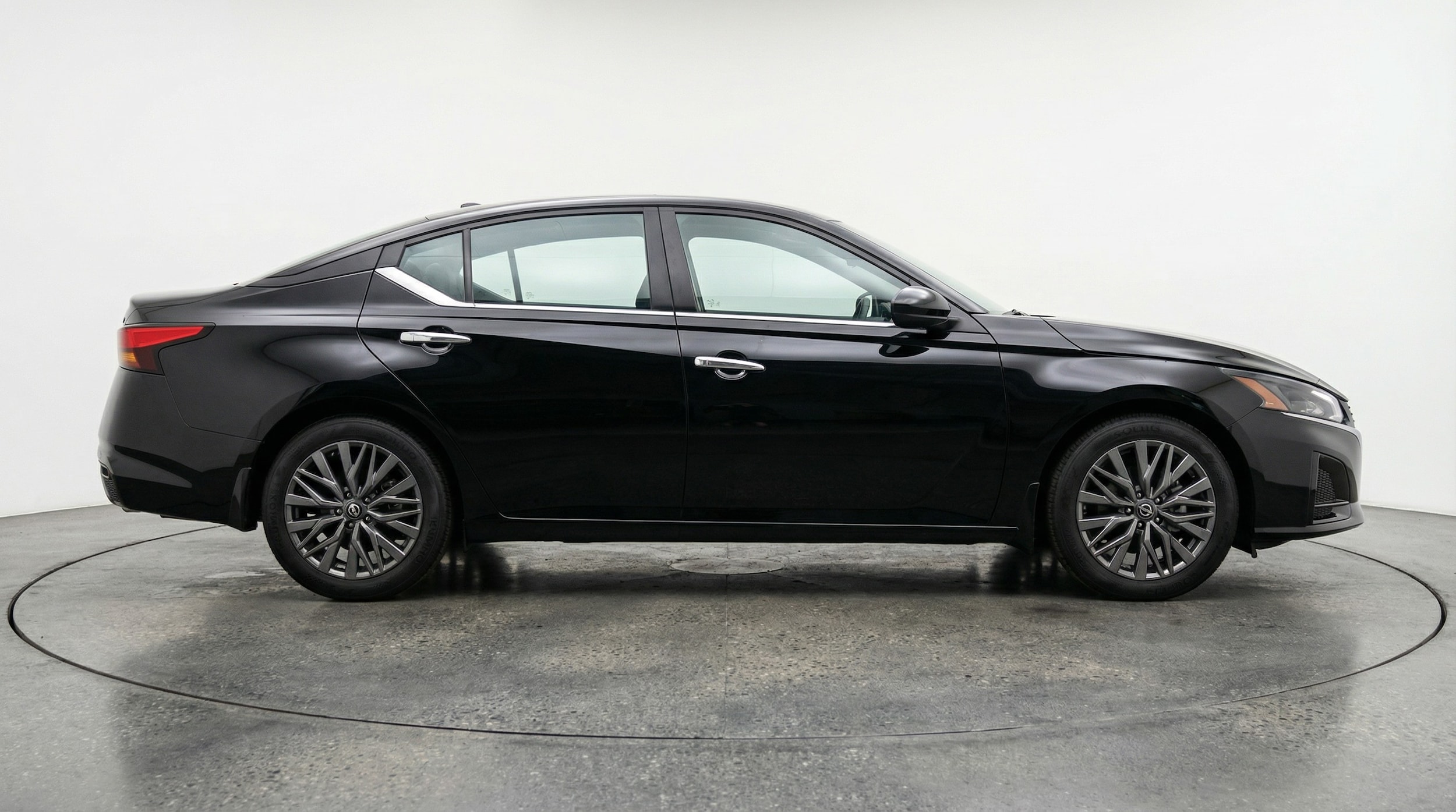 Thumbnail: 2025 Nissan Altima - 8