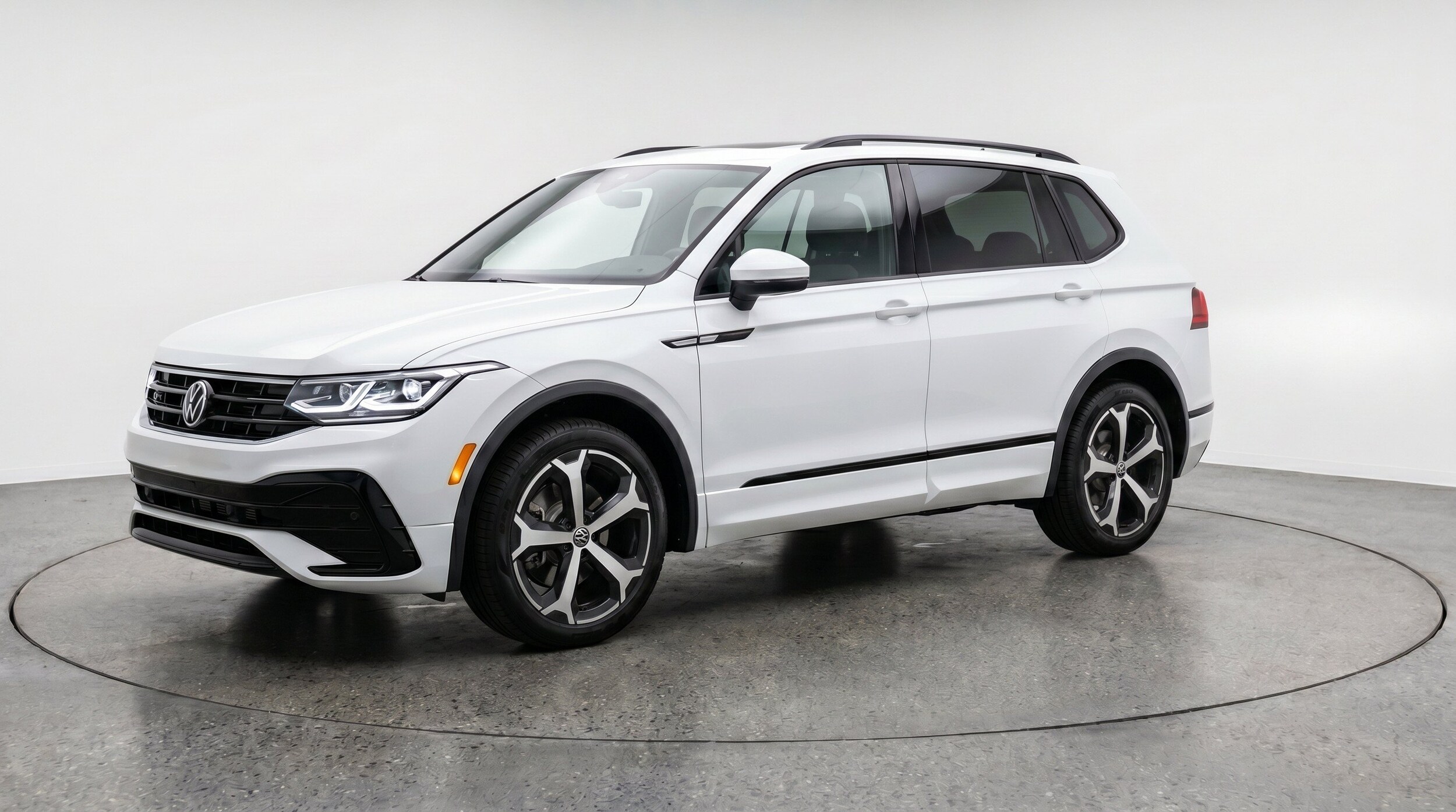 Thumbnail: 2026 Volkswagen Tiguan - 3