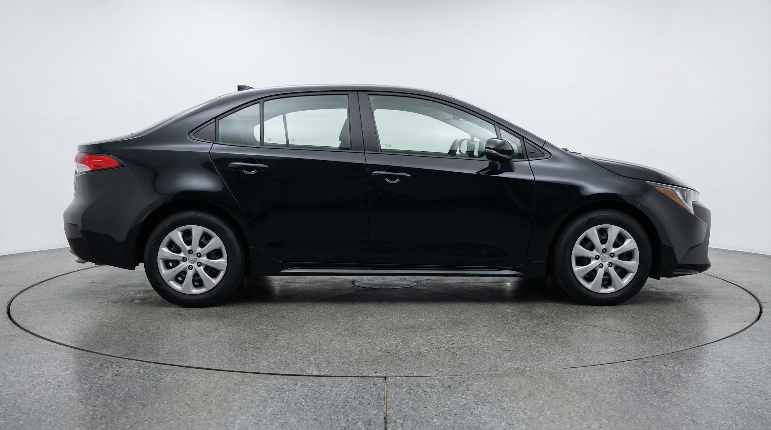 Thumbnail: 2025 Toyota Corolla - 8