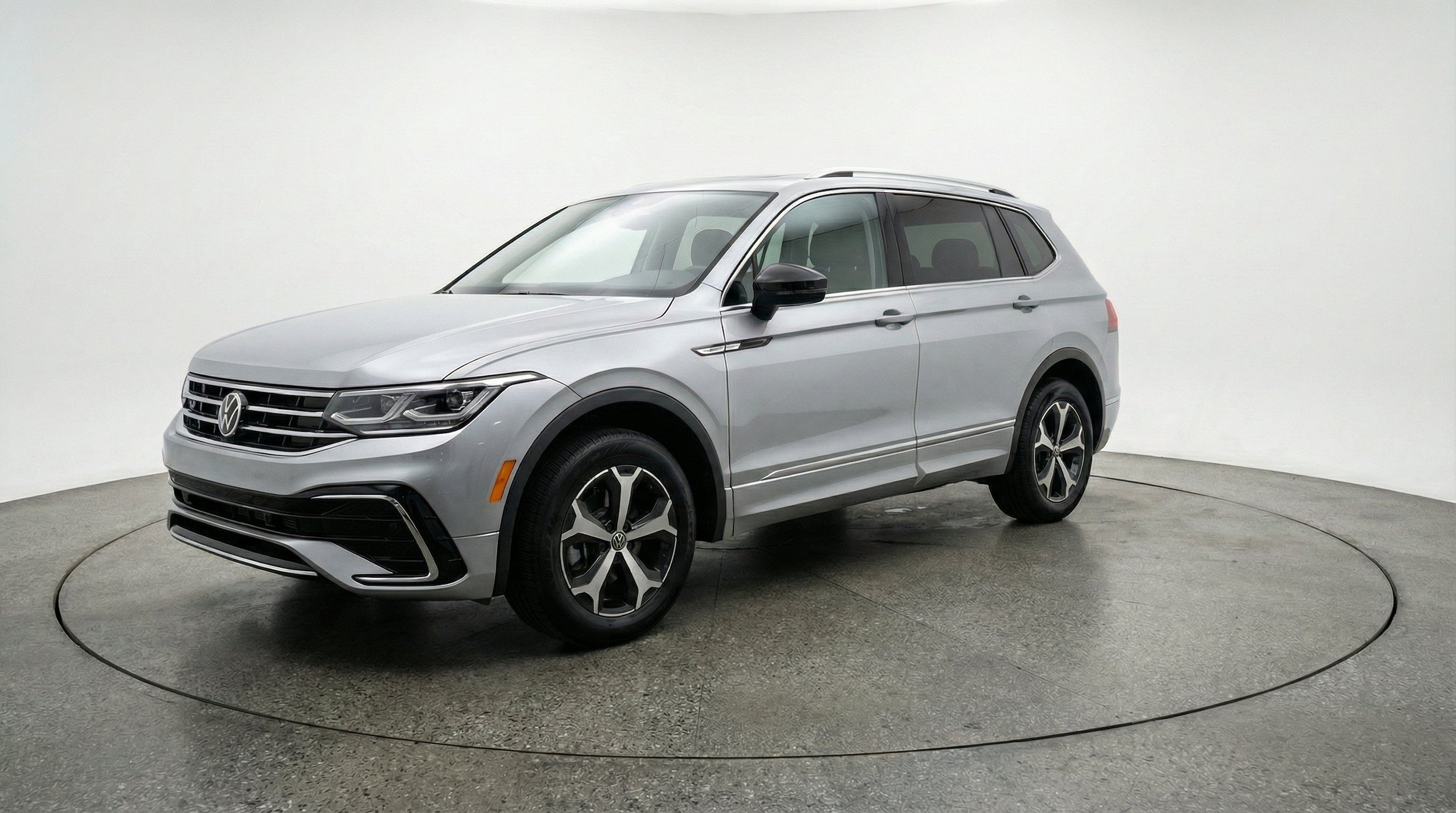 Thumbnail: 2026 Volkswagen Tiguan - 3