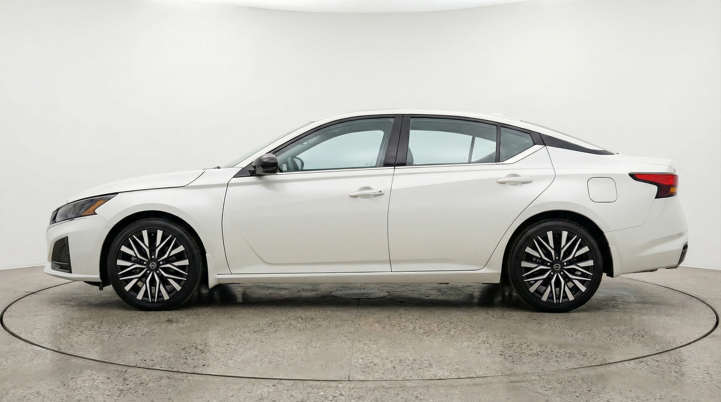 Thumbnail: 2025 Nissan Altima - 4