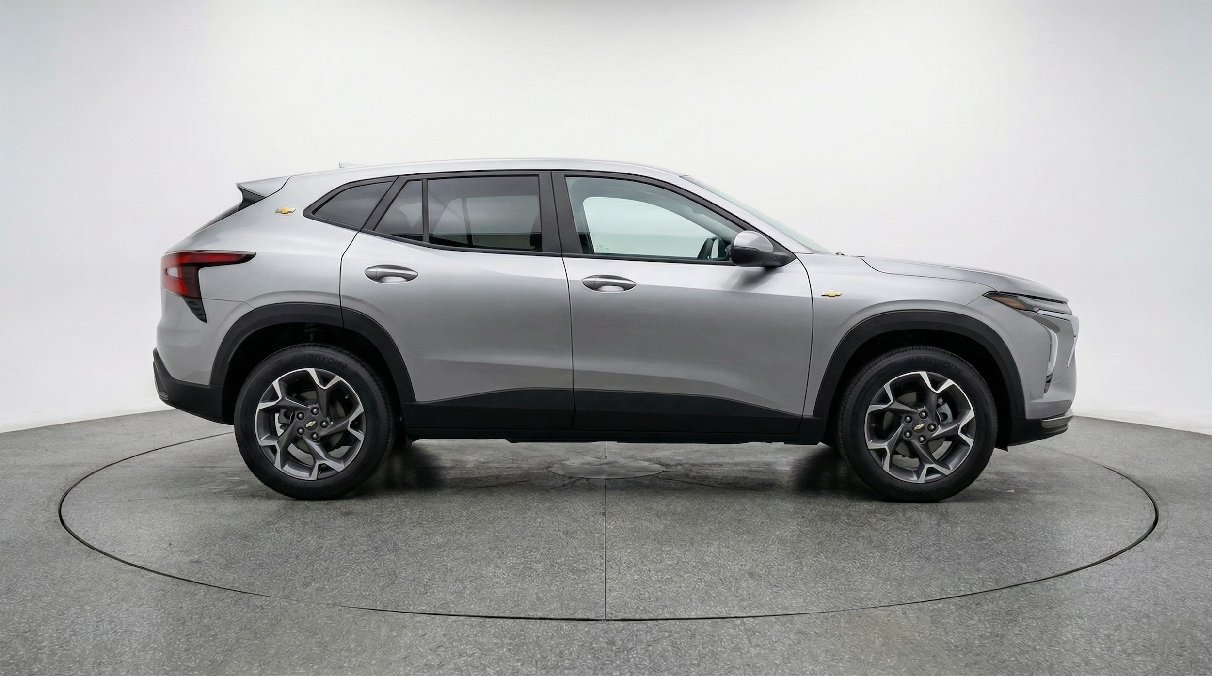 Thumbnail: 2025 Chevrolet Trax - 8