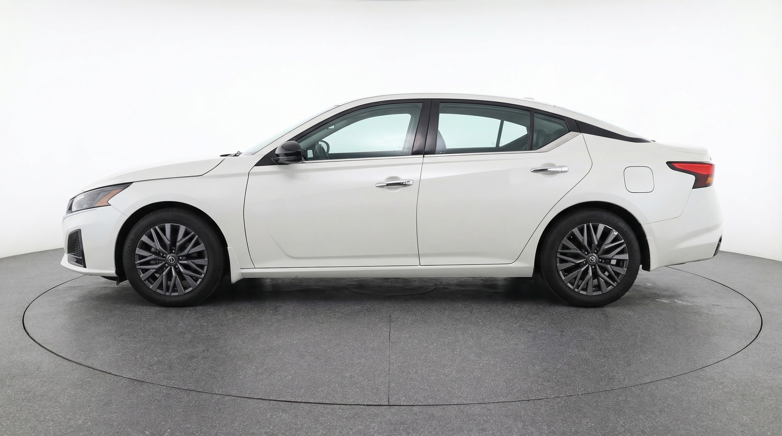 Thumbnail: 2025 Nissan Altima - 4