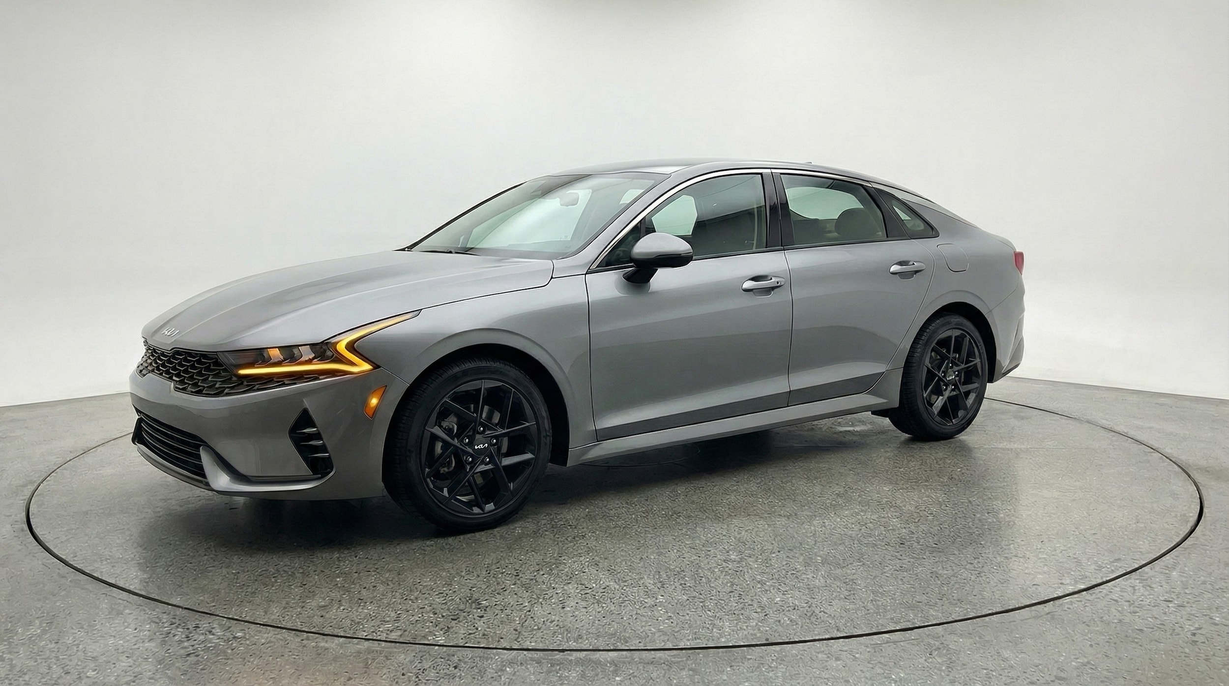 Thumbnail: 2025 Kia K5 - 3