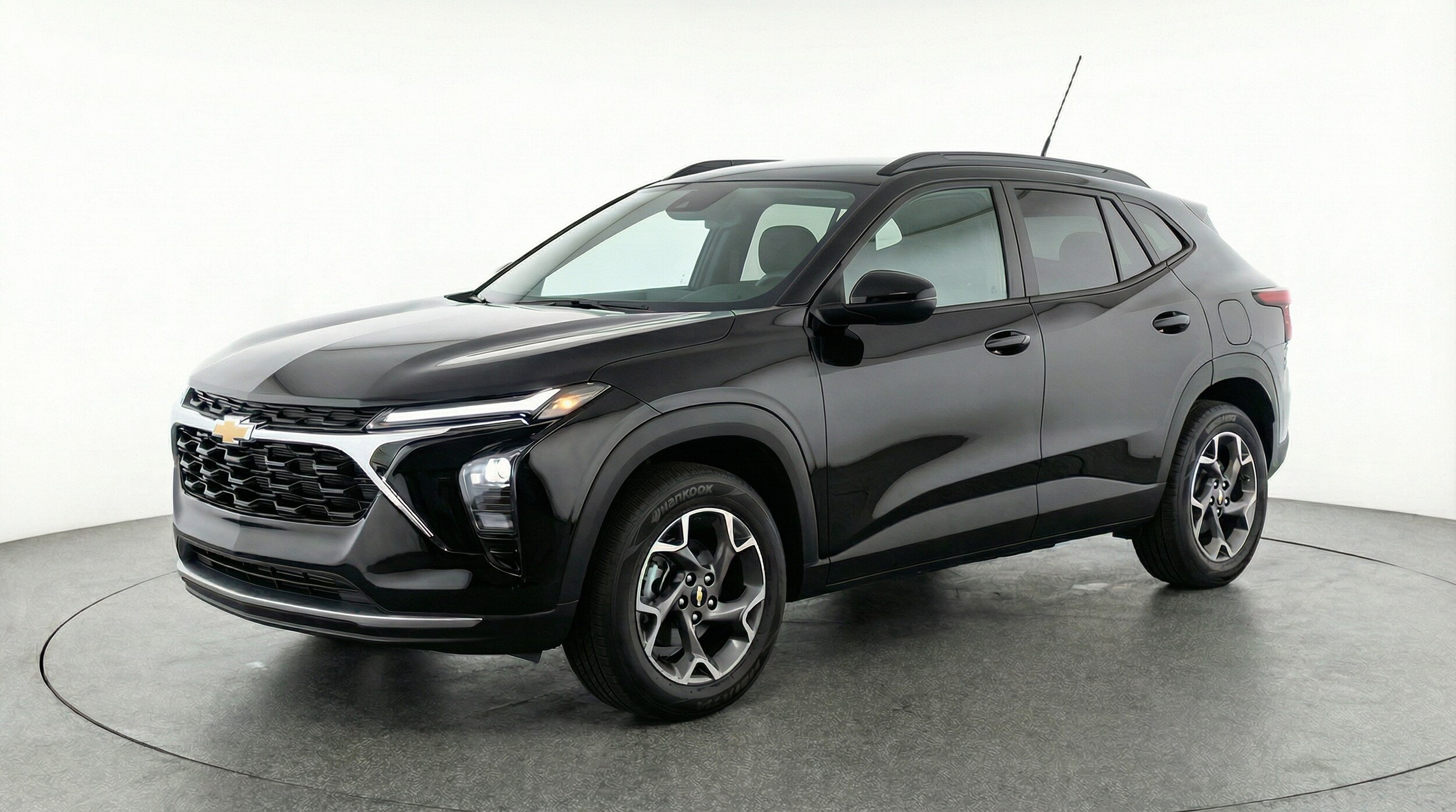 Thumbnail: 2025 Chevrolet Trax - 3