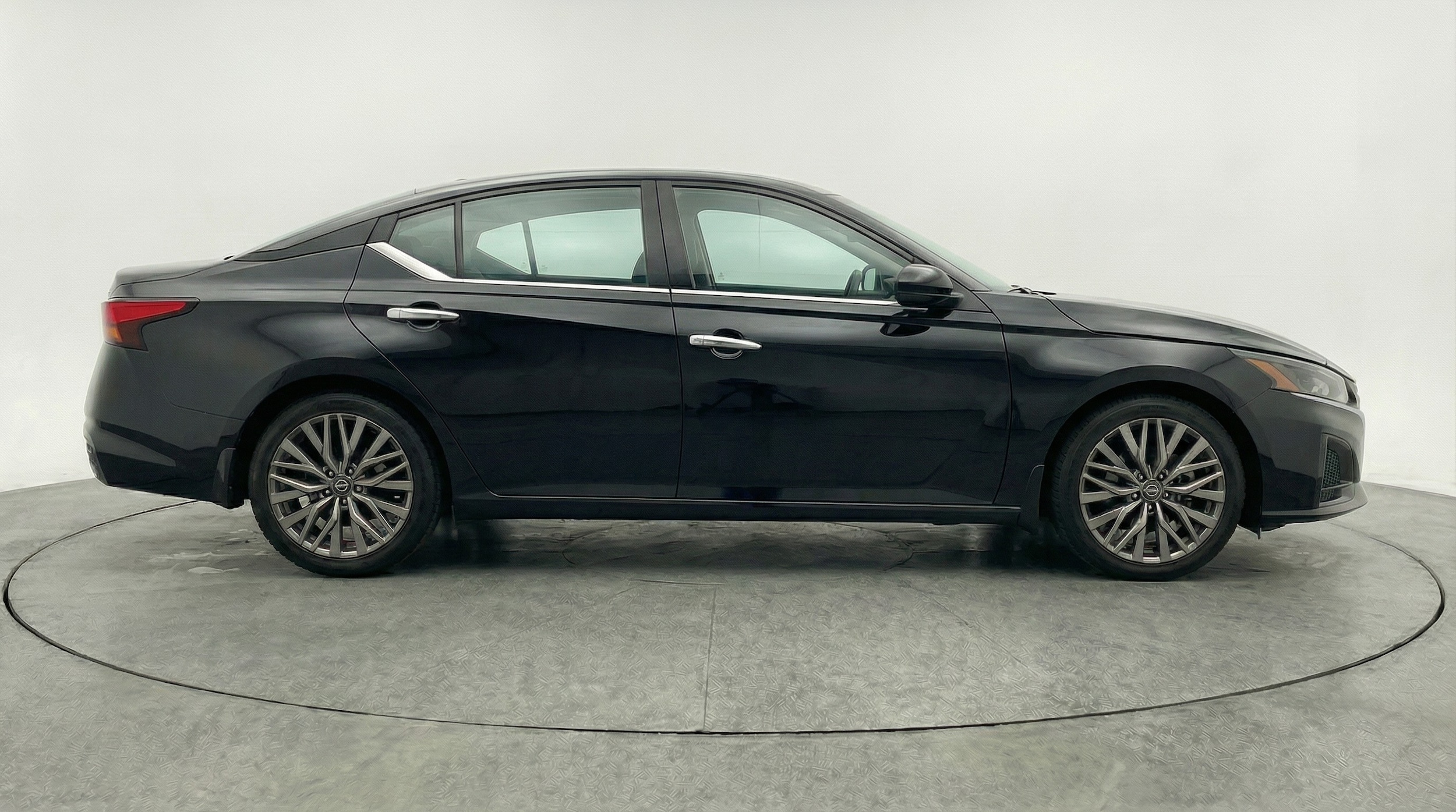 Thumbnail: 2025 Nissan Altima - 8