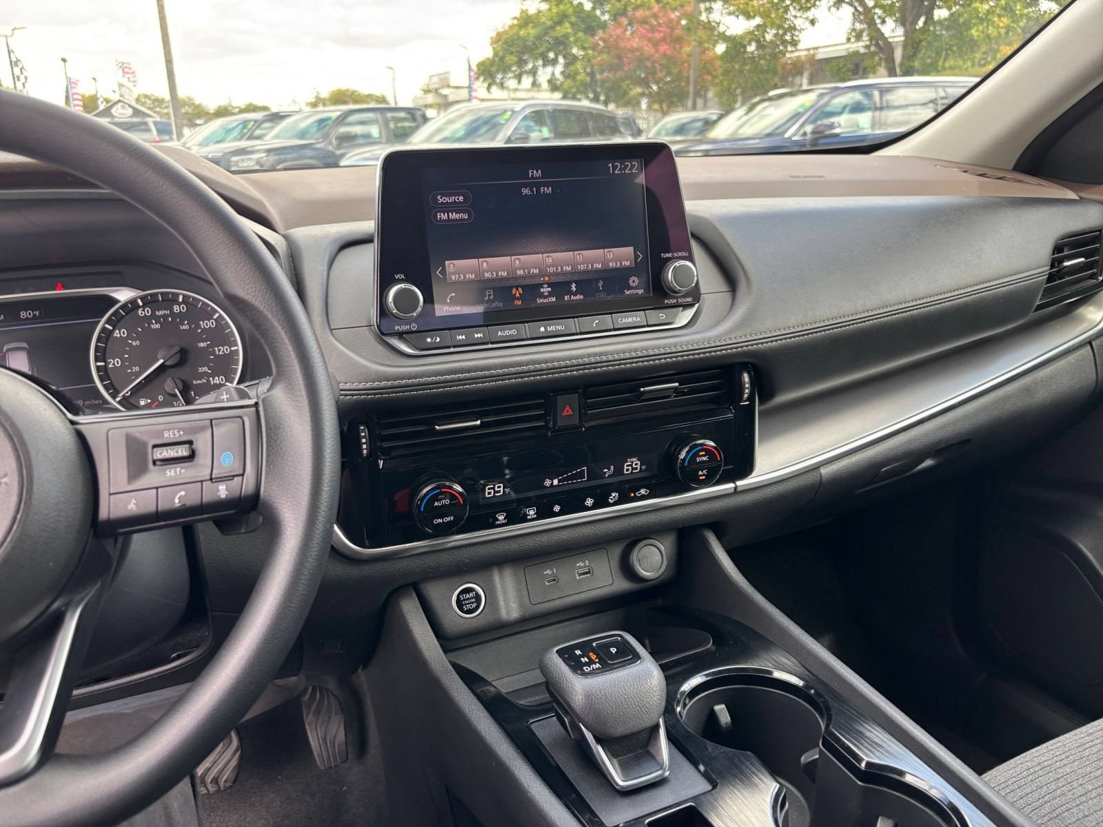 Thumbnail: 2022 Nissan Rogue - 16