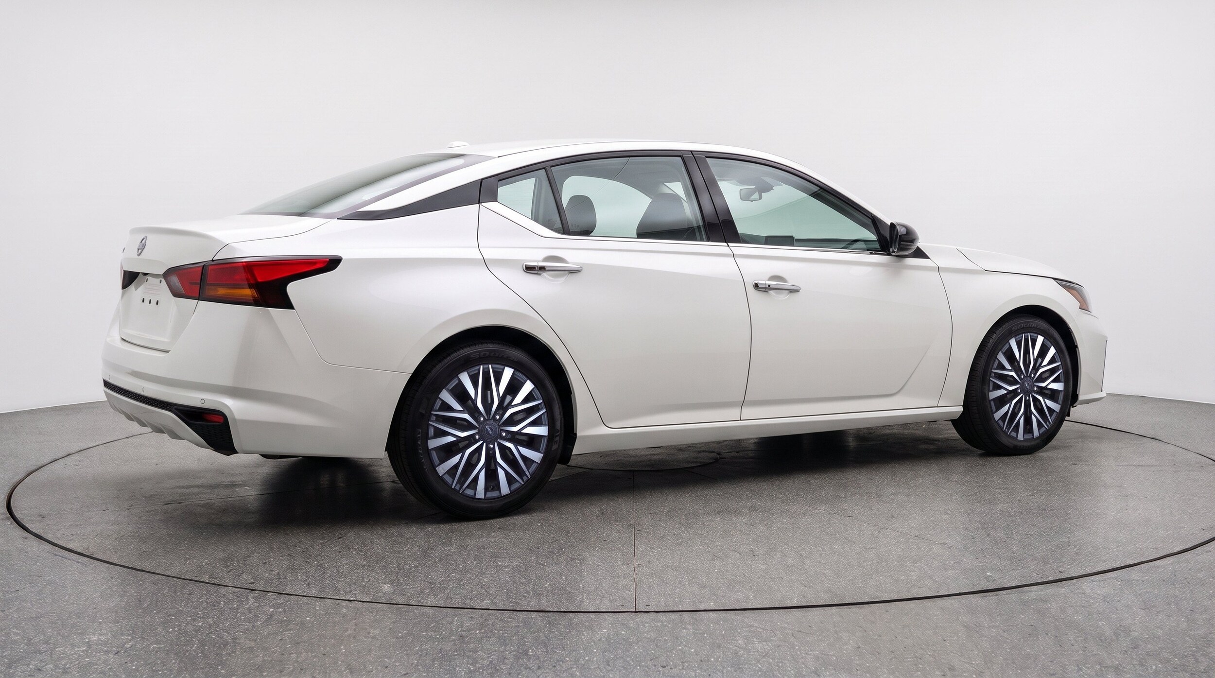 Thumbnail: 2025 Nissan Altima - 9