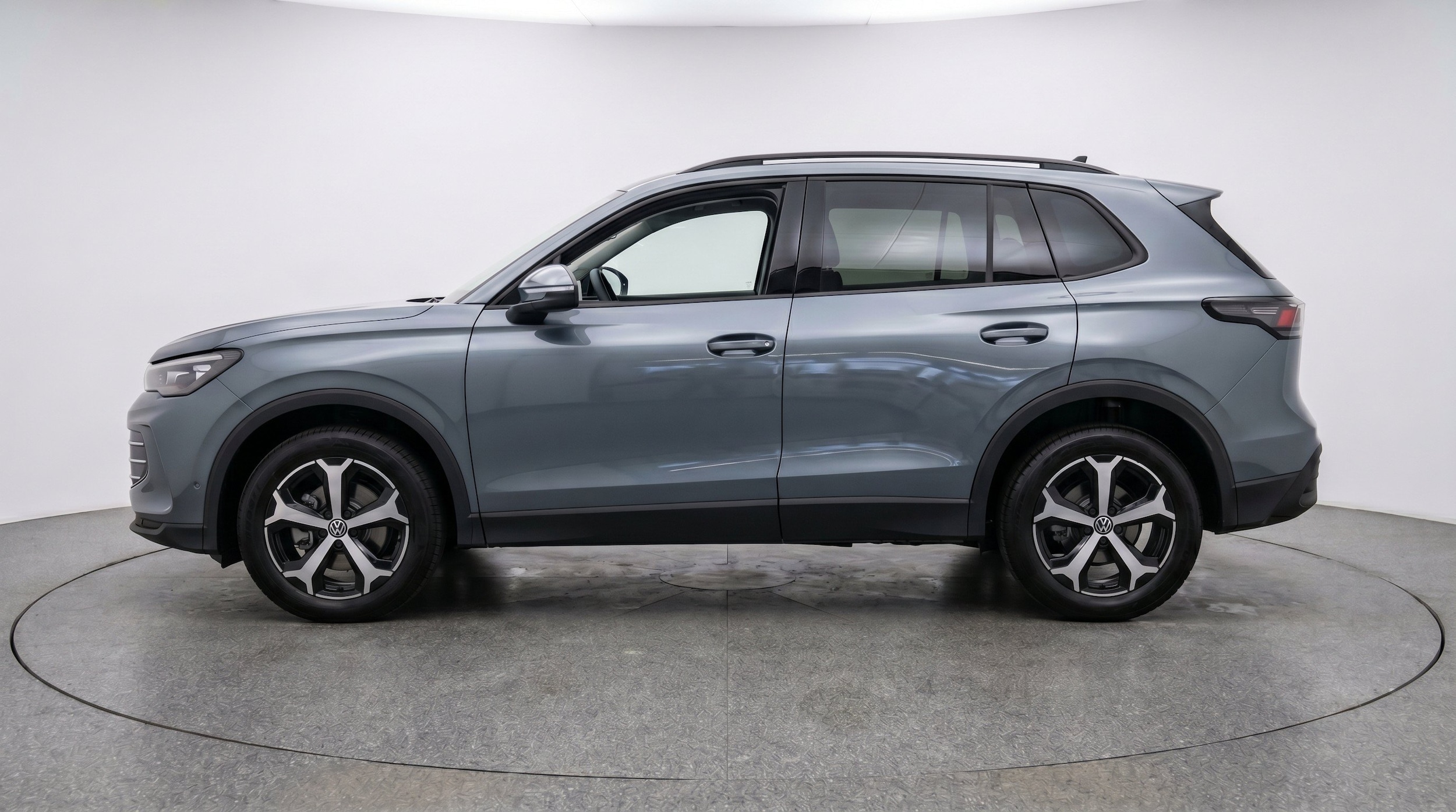Thumbnail: 2026 Volkswagen Tiguan - 5