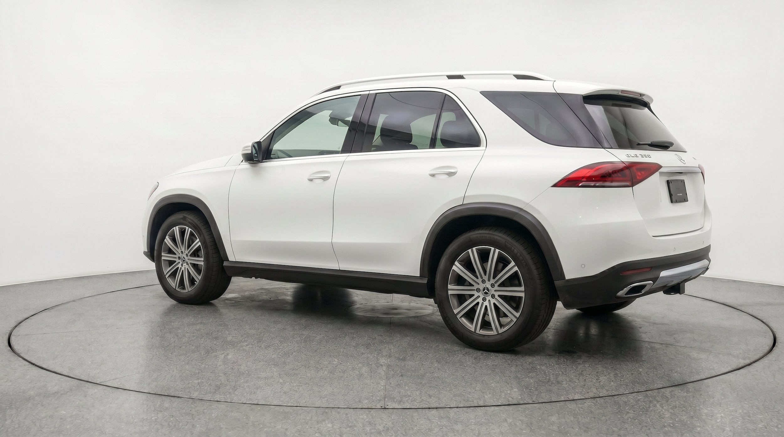Thumbnail: 2026 Mercedes-Benz GLE - 6