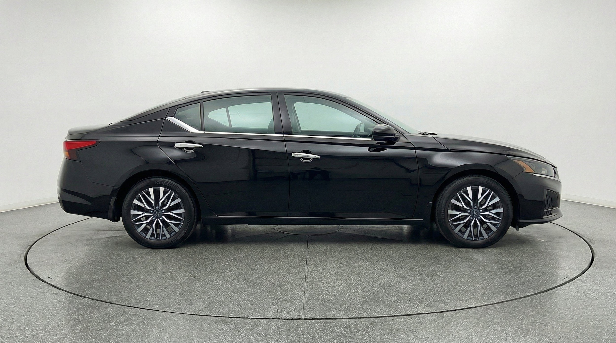 Thumbnail: 2025 Nissan Altima - 11