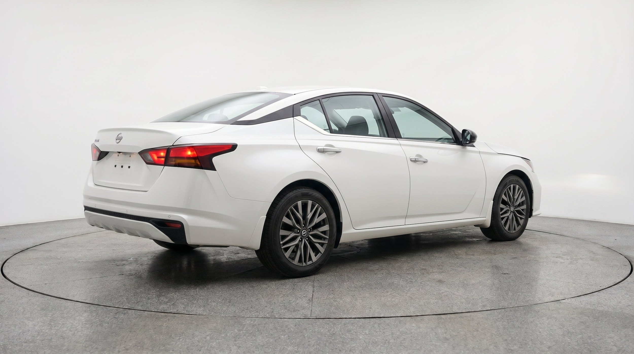 Thumbnail: 2025 Nissan Altima - 9