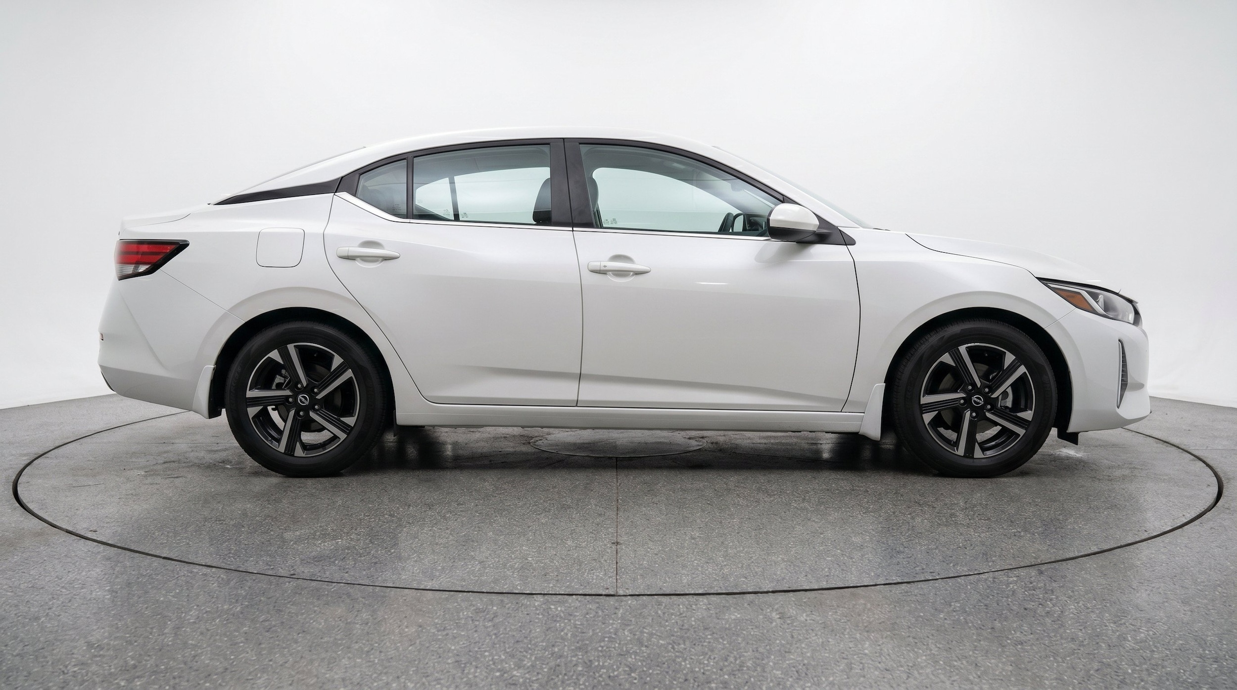 Thumbnail: 2025 Nissan Sentra - 10