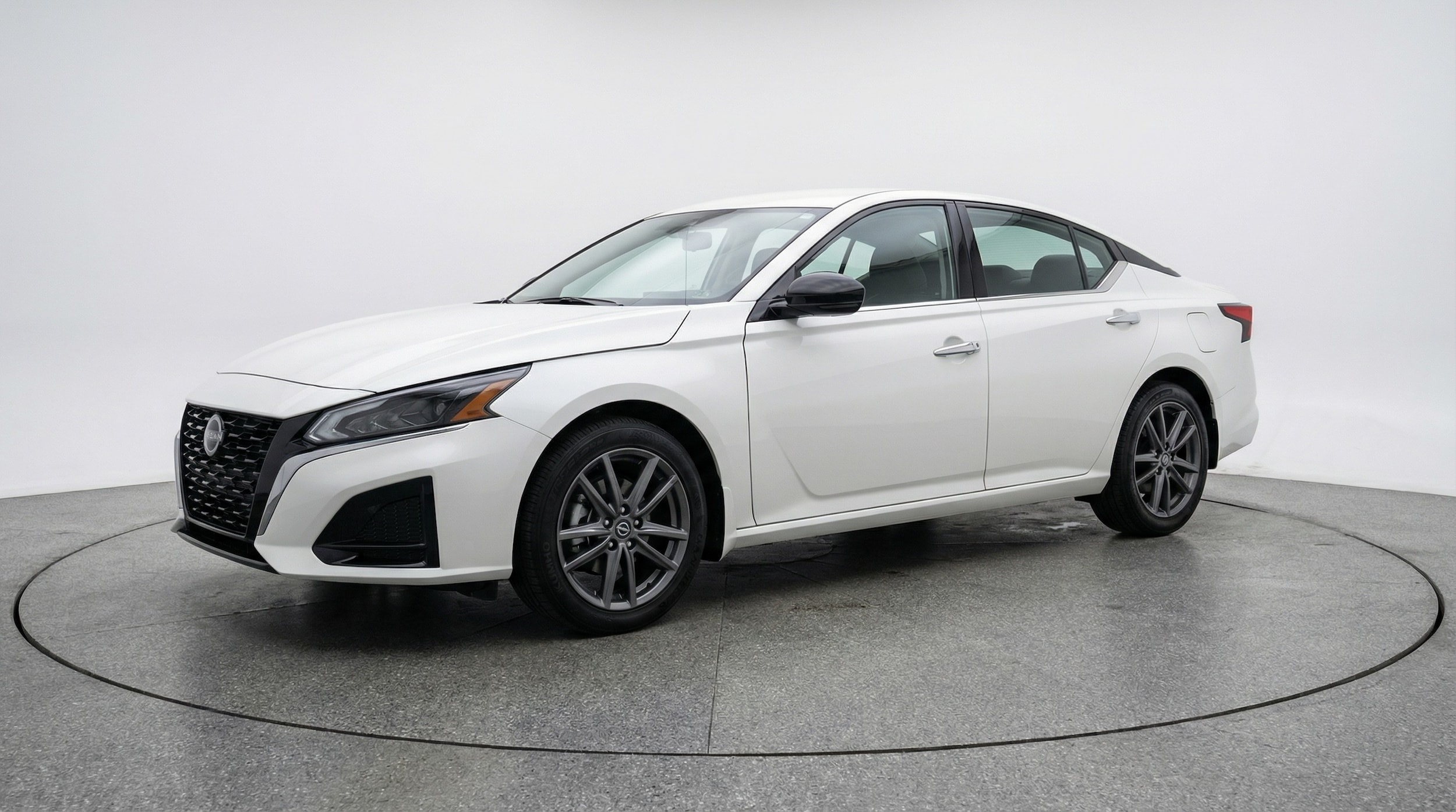 Thumbnail: 2025 Nissan Altima - 3