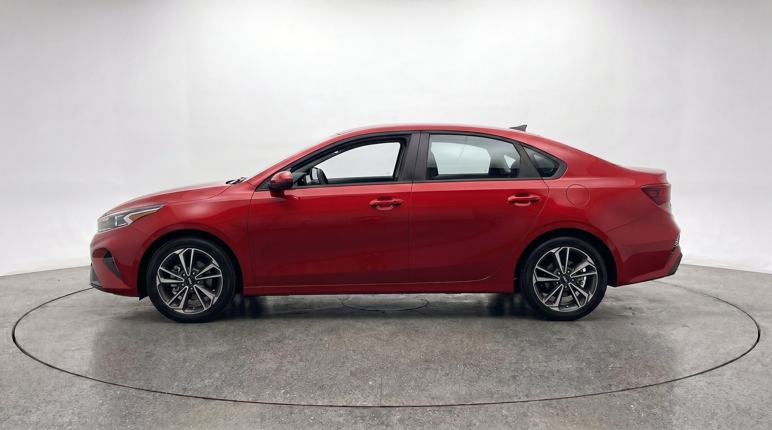 Thumbnail: 2024 Kia Forte - 5