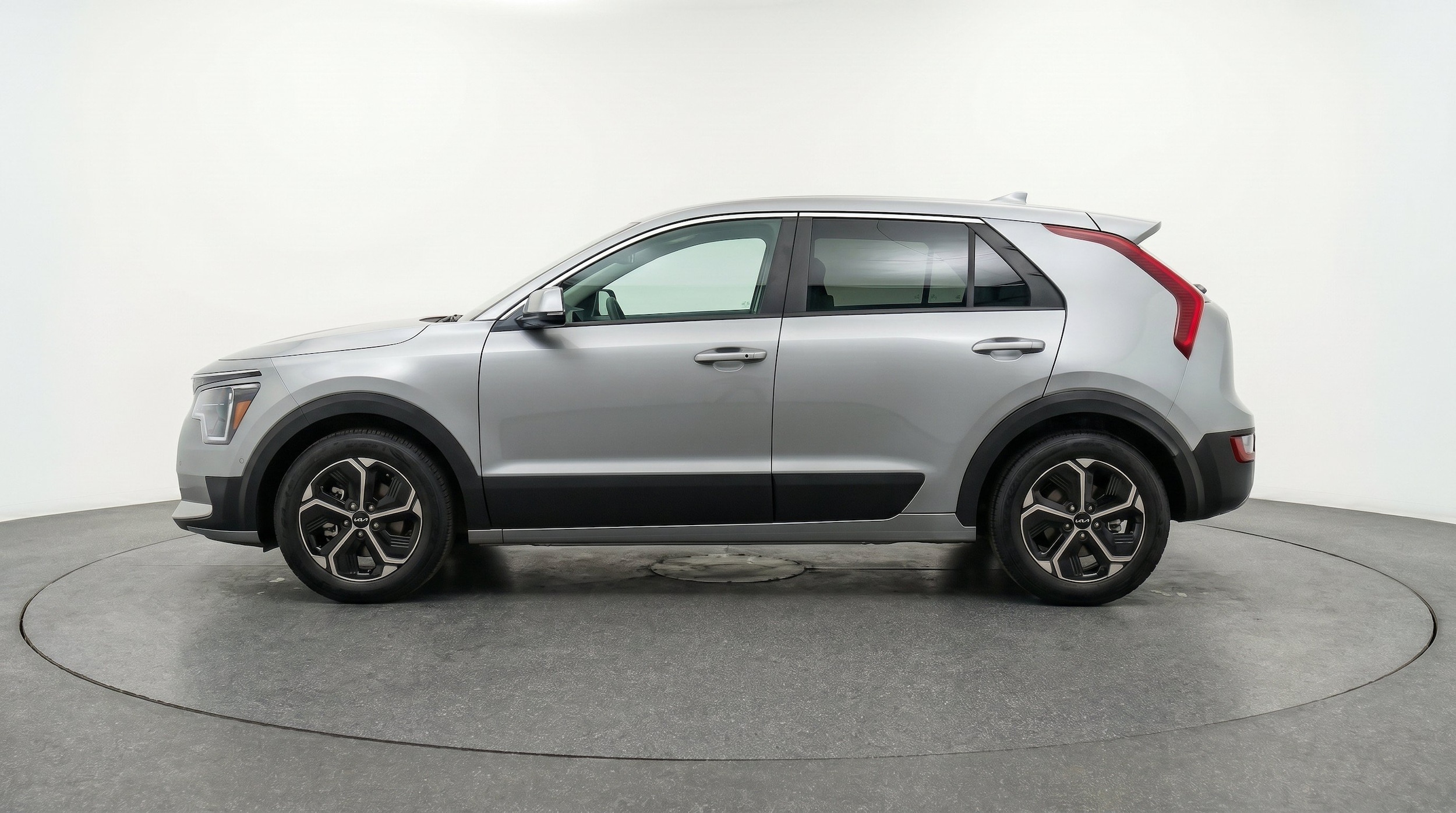Thumbnail: 2026 Kia Niro - 5