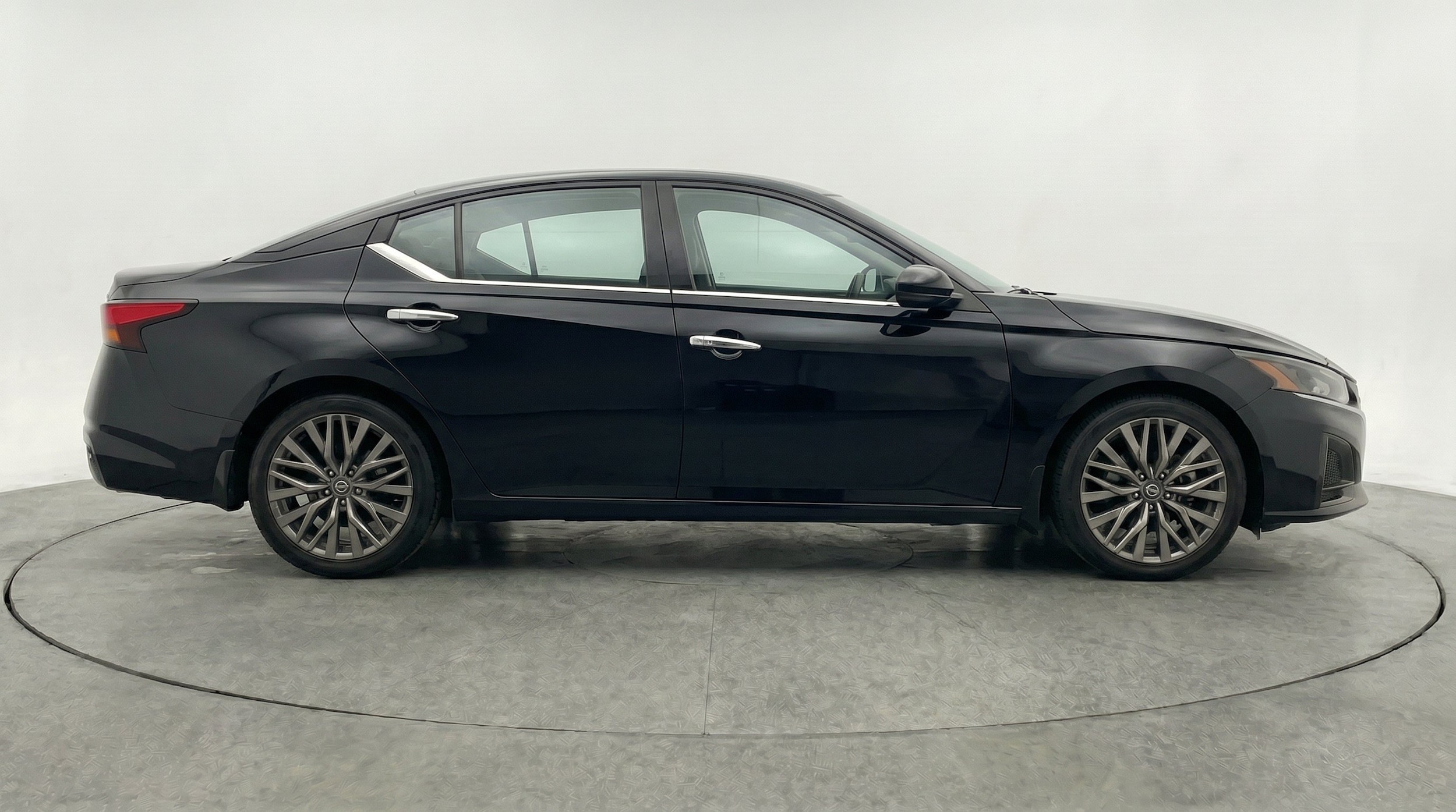 Thumbnail: 2025 Nissan Altima - 10