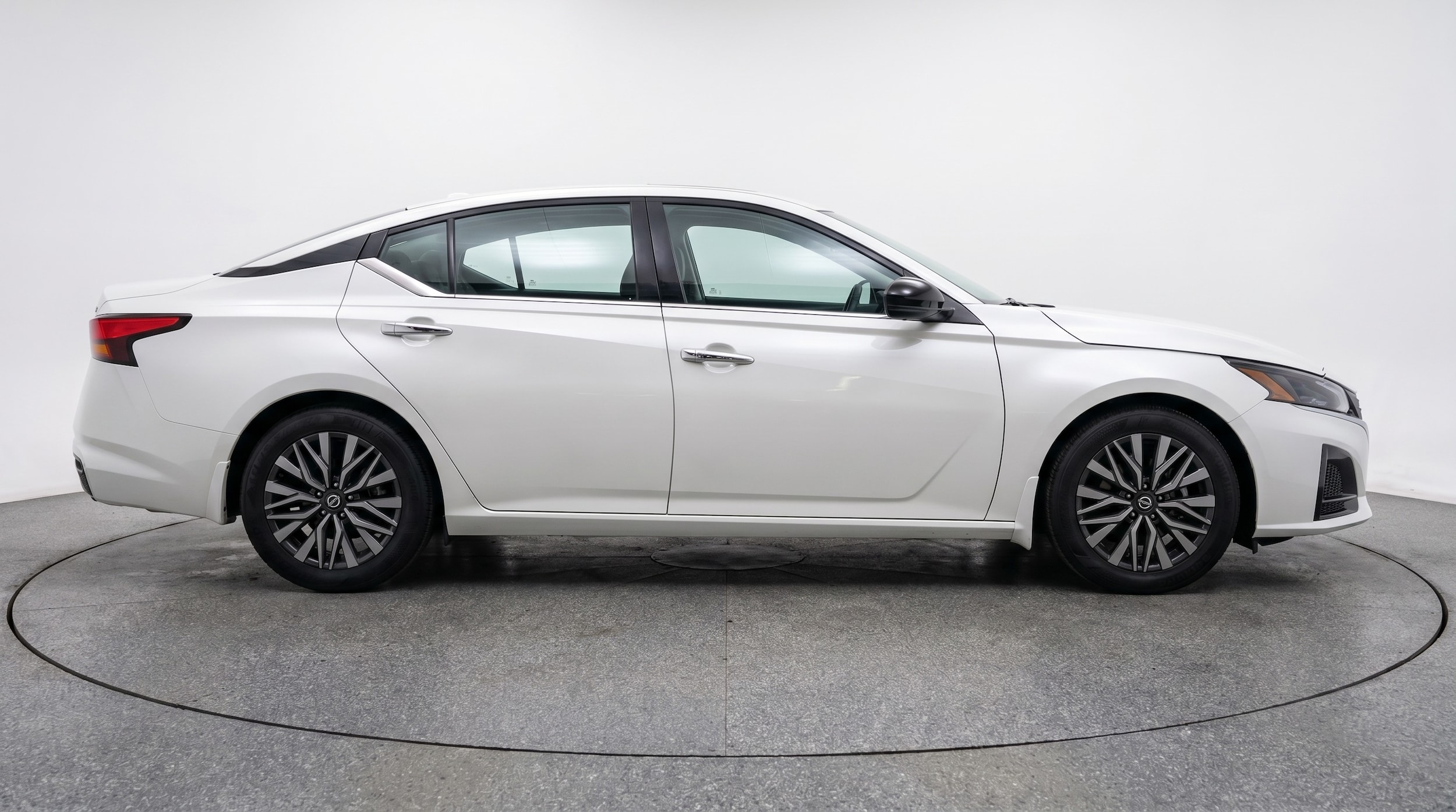 Thumbnail: 2025 Nissan Altima - 8