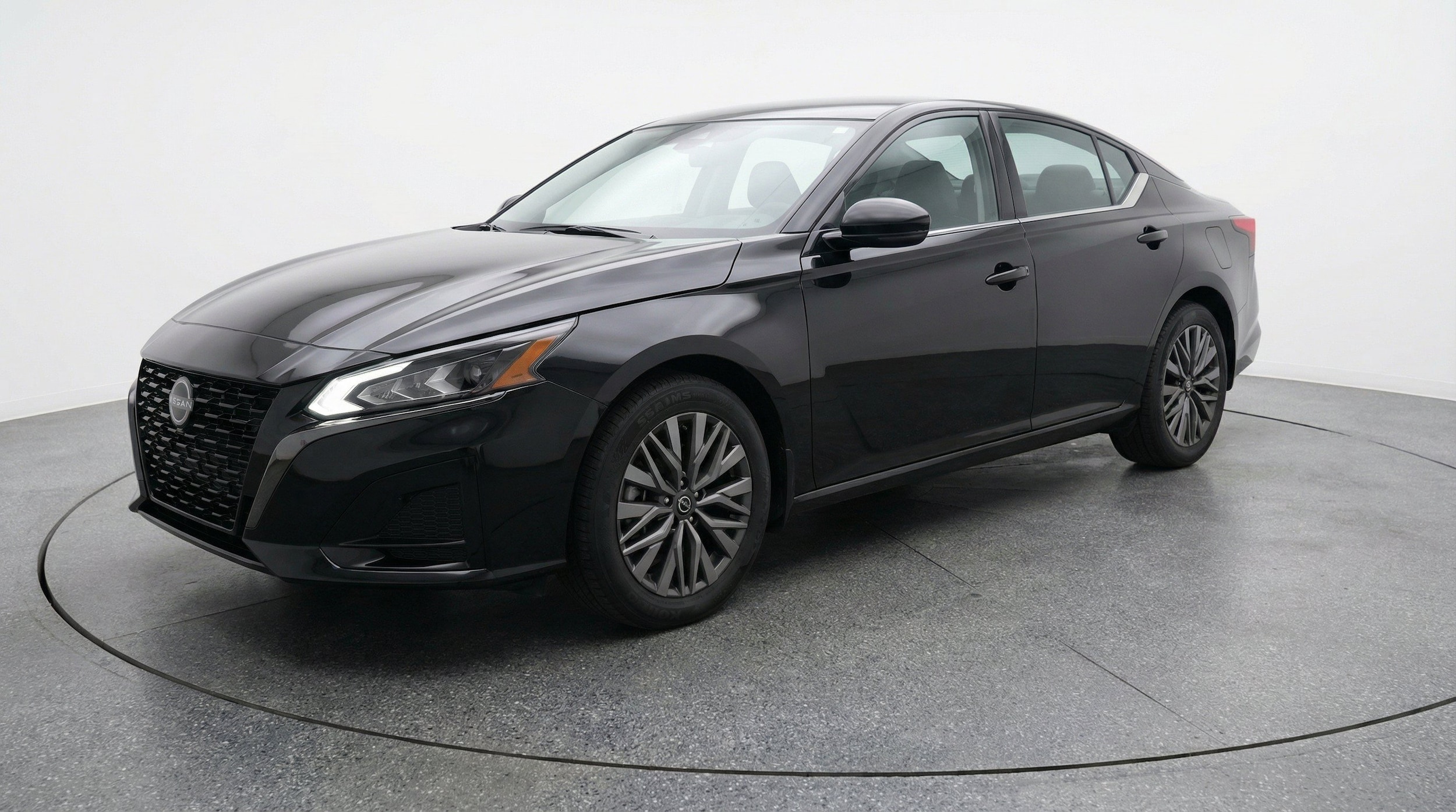 Thumbnail: 2025 Nissan Altima - 3