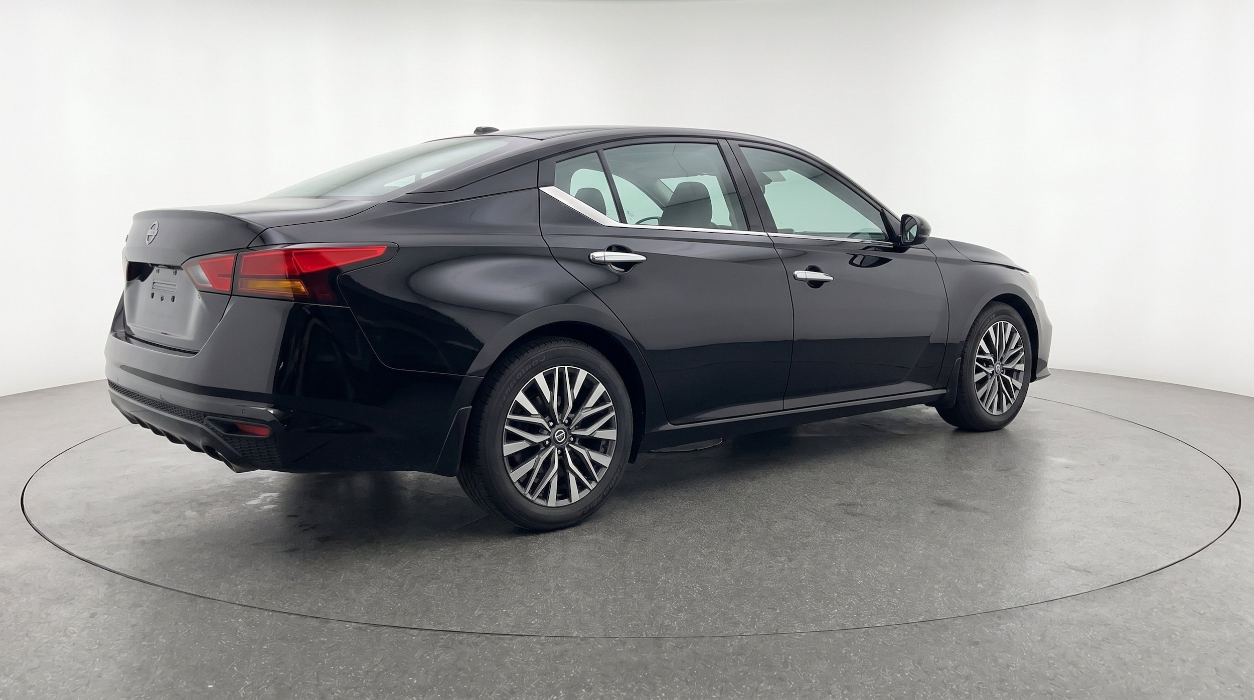 Thumbnail: 2025 Nissan Altima - 9