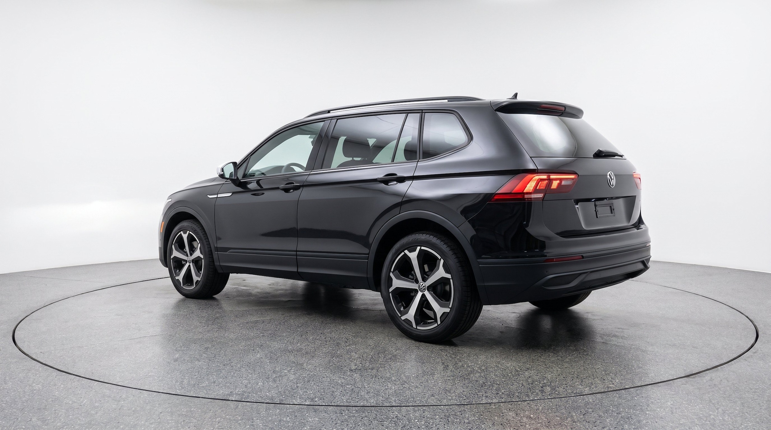 Thumbnail: 2026 Volkswagen Tiguan - 6