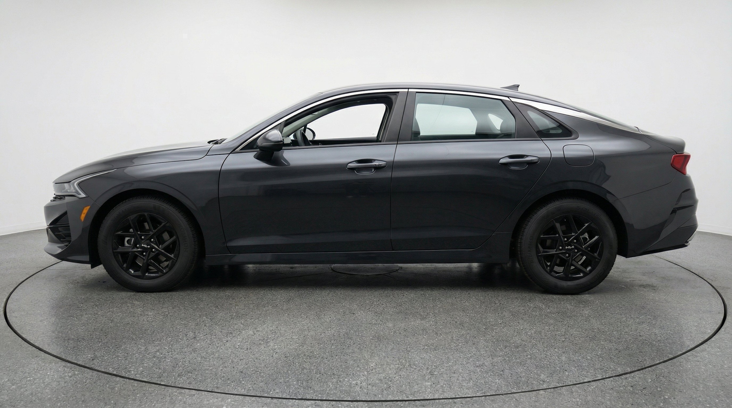 Thumbnail: 2025 Kia K5 - 5
