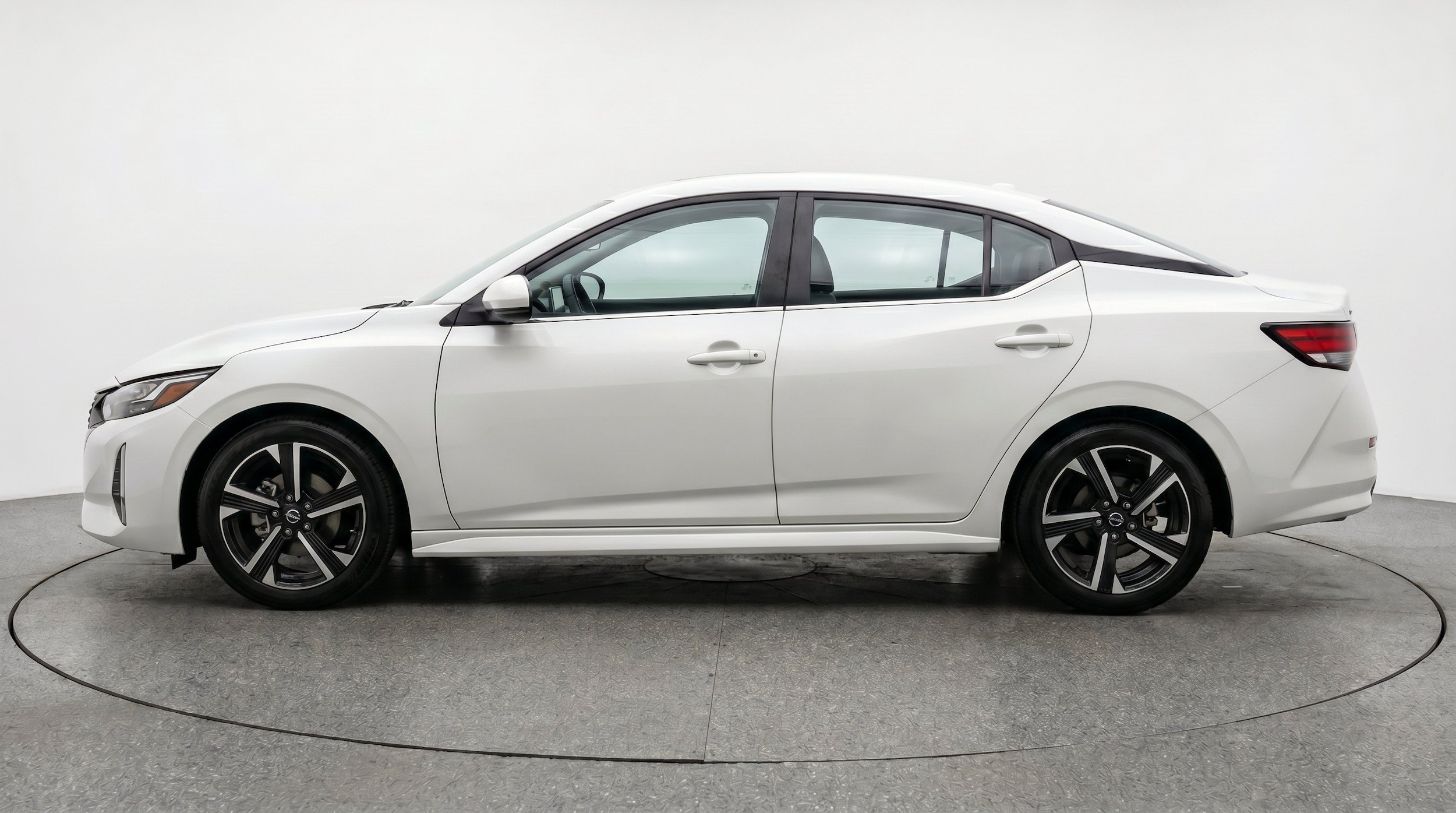 Thumbnail: 2025 Nissan Sentra - 5