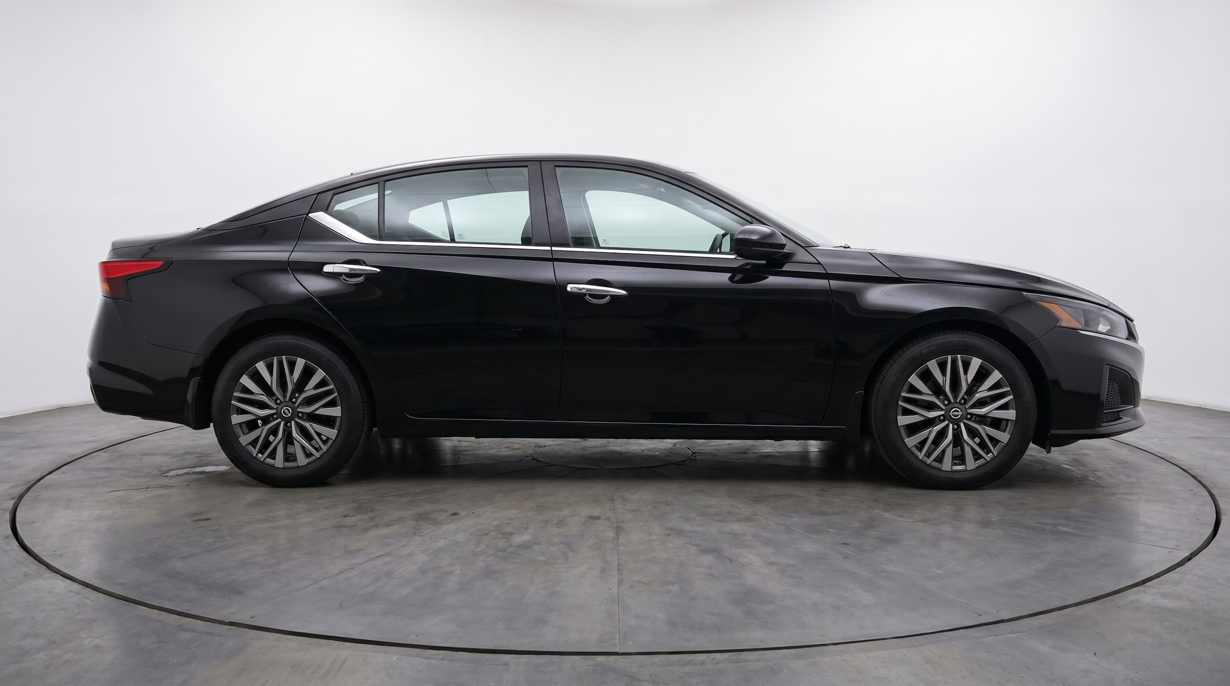 Thumbnail: 2025 Nissan Altima - 8