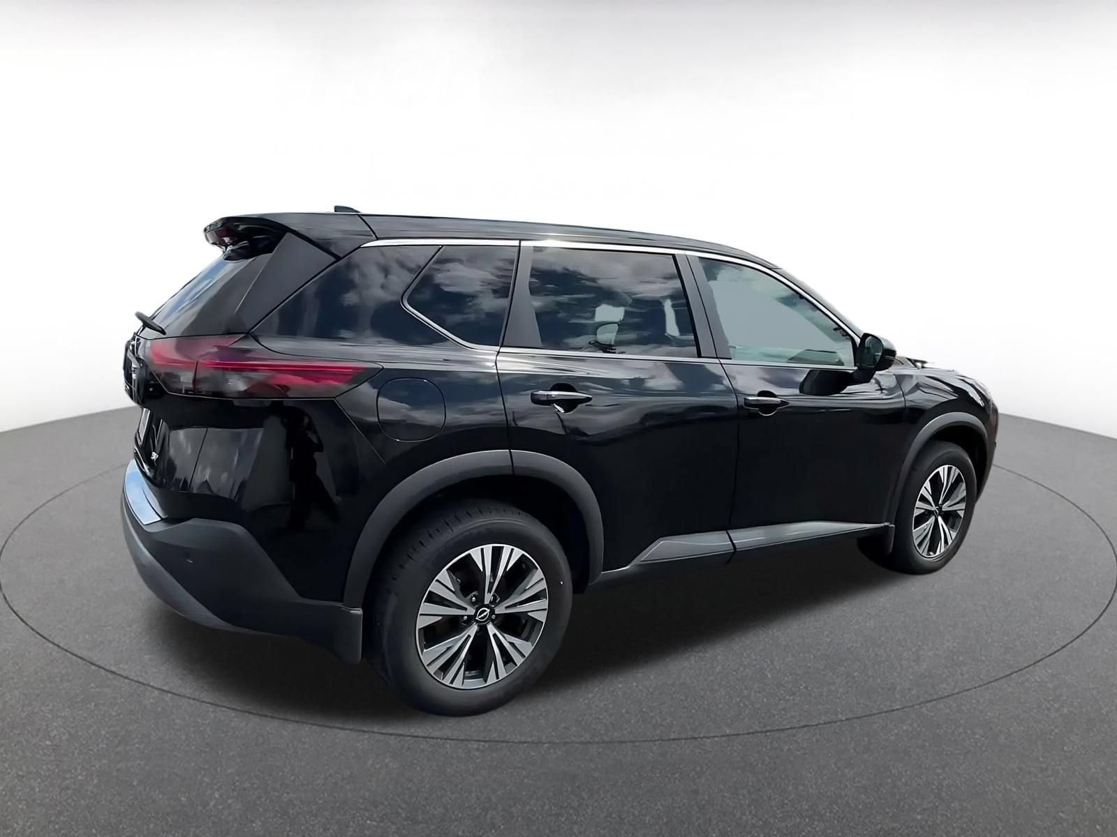 Thumbnail: 2022 Nissan Rogue - 14