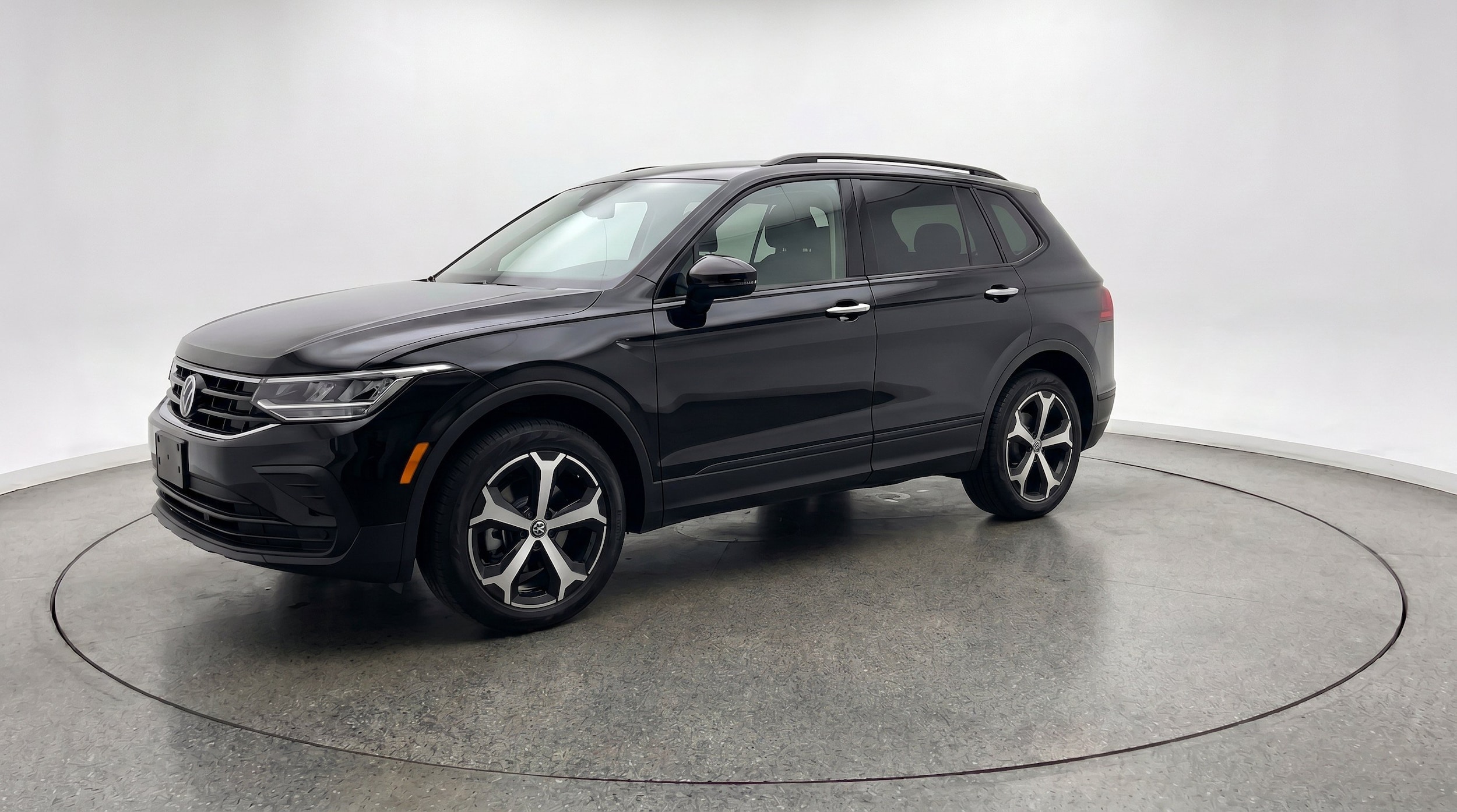 Thumbnail: 2026 Volkswagen Tiguan - 3
