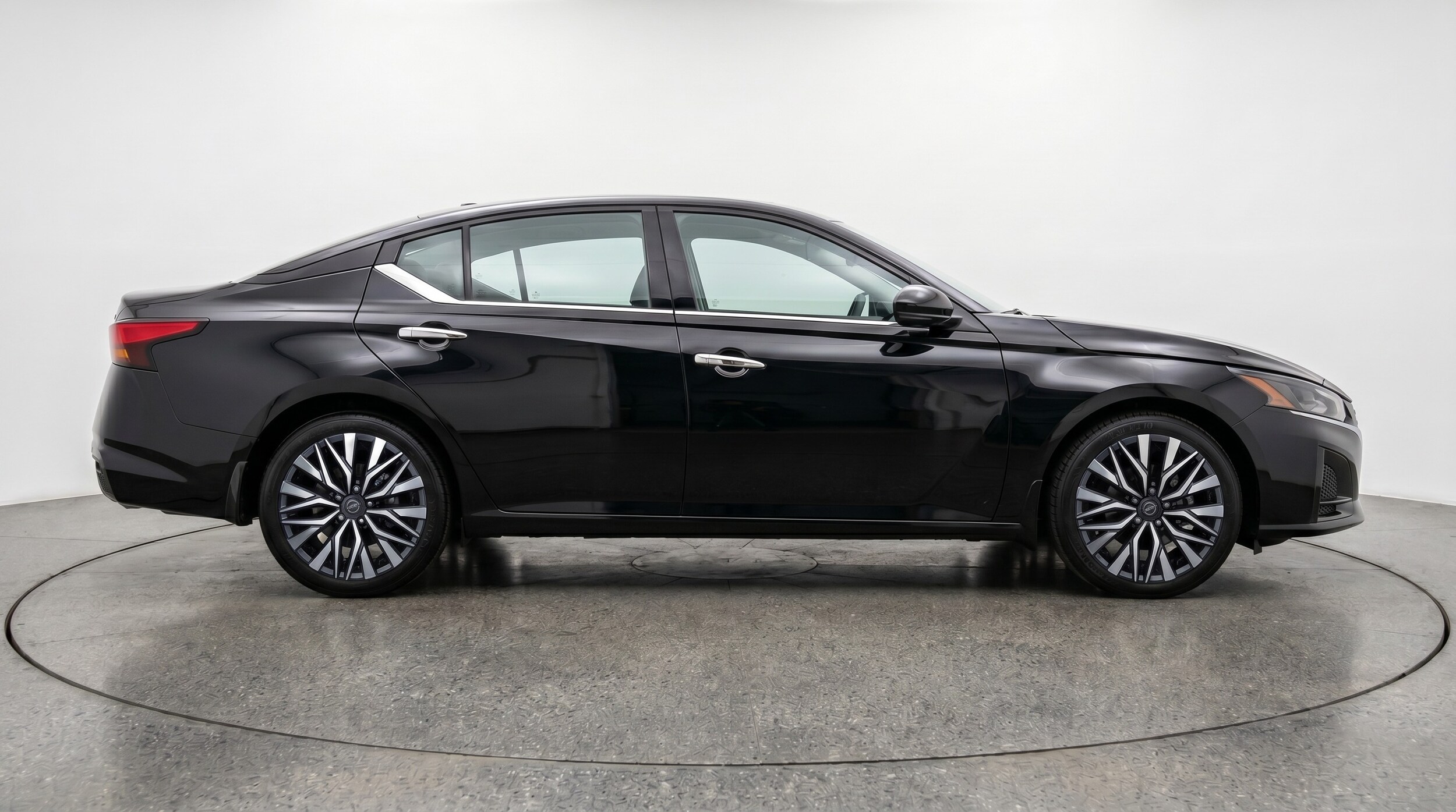 Thumbnail: 2025 Nissan Altima - 8