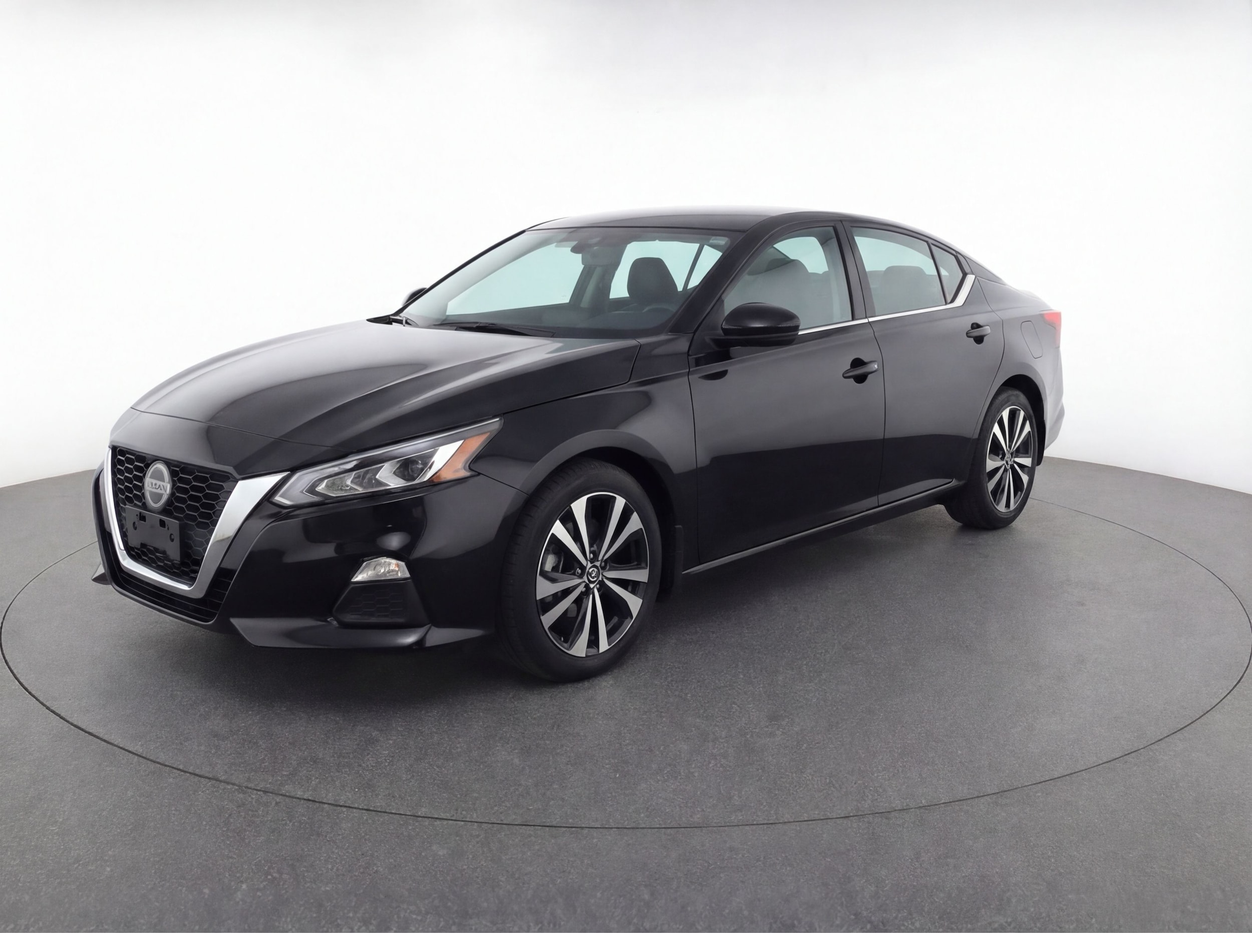 Thumbnail: 2023 Nissan Sentra - 3