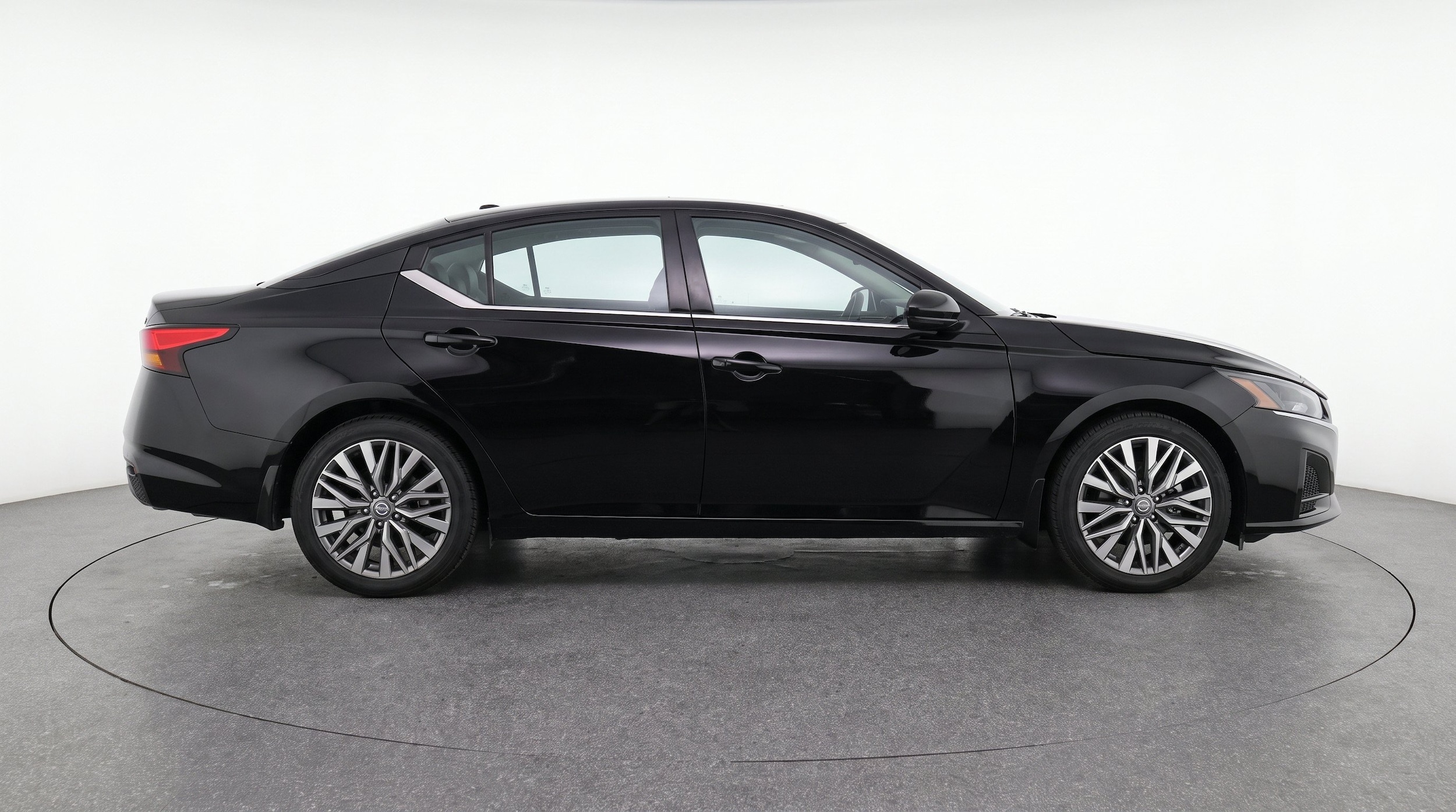 Thumbnail: 2025 Nissan Altima - 10
