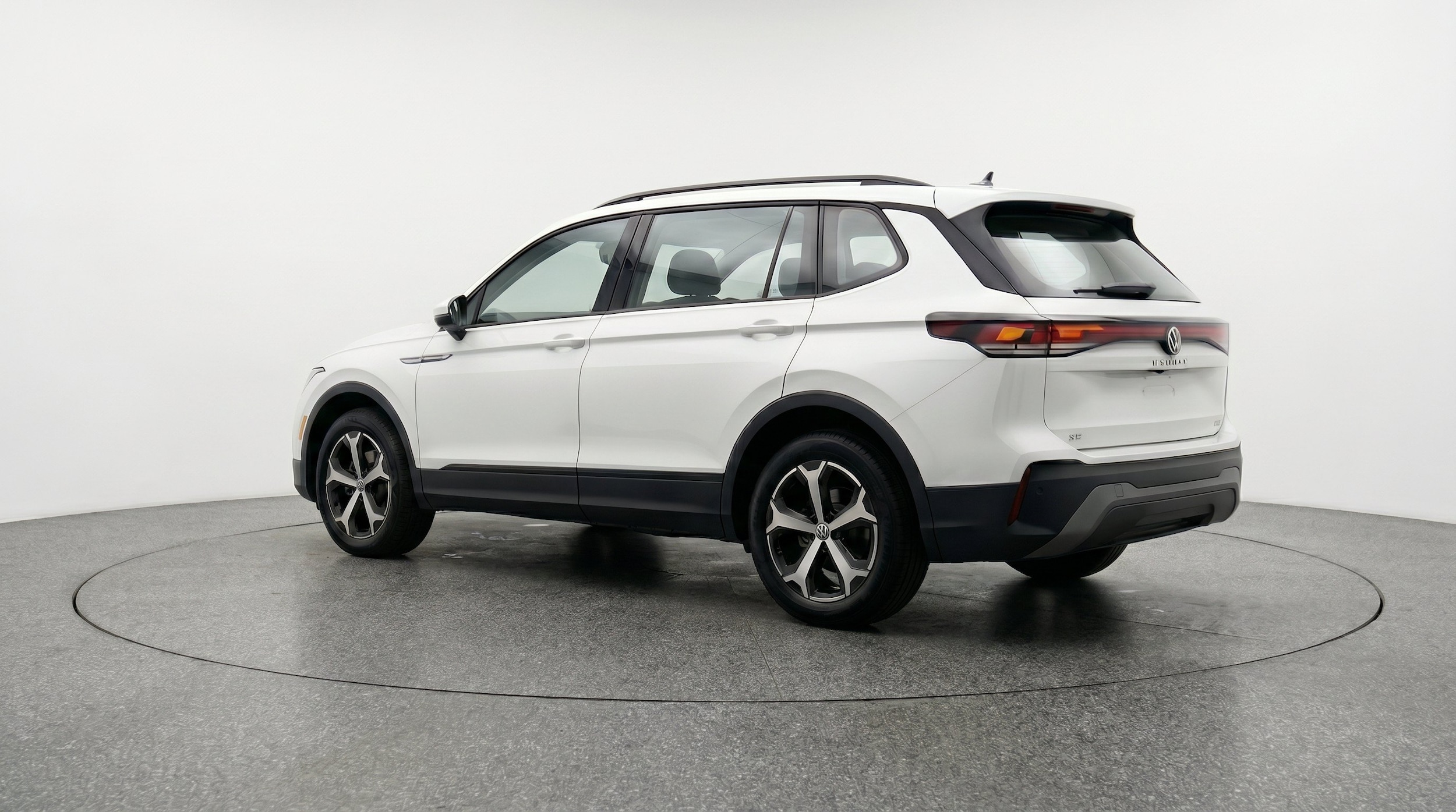Thumbnail: 2026 Volkswagen Tiguan - 6