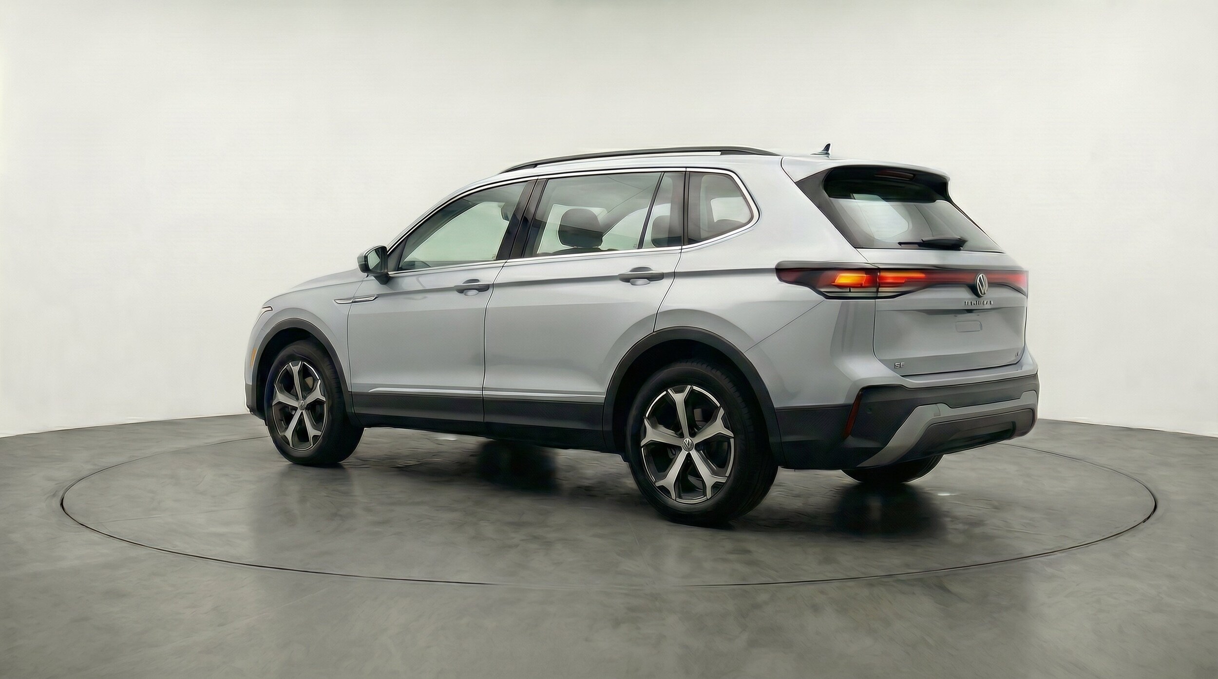 Thumbnail: 2026 Volkswagen Tiguan - 6
