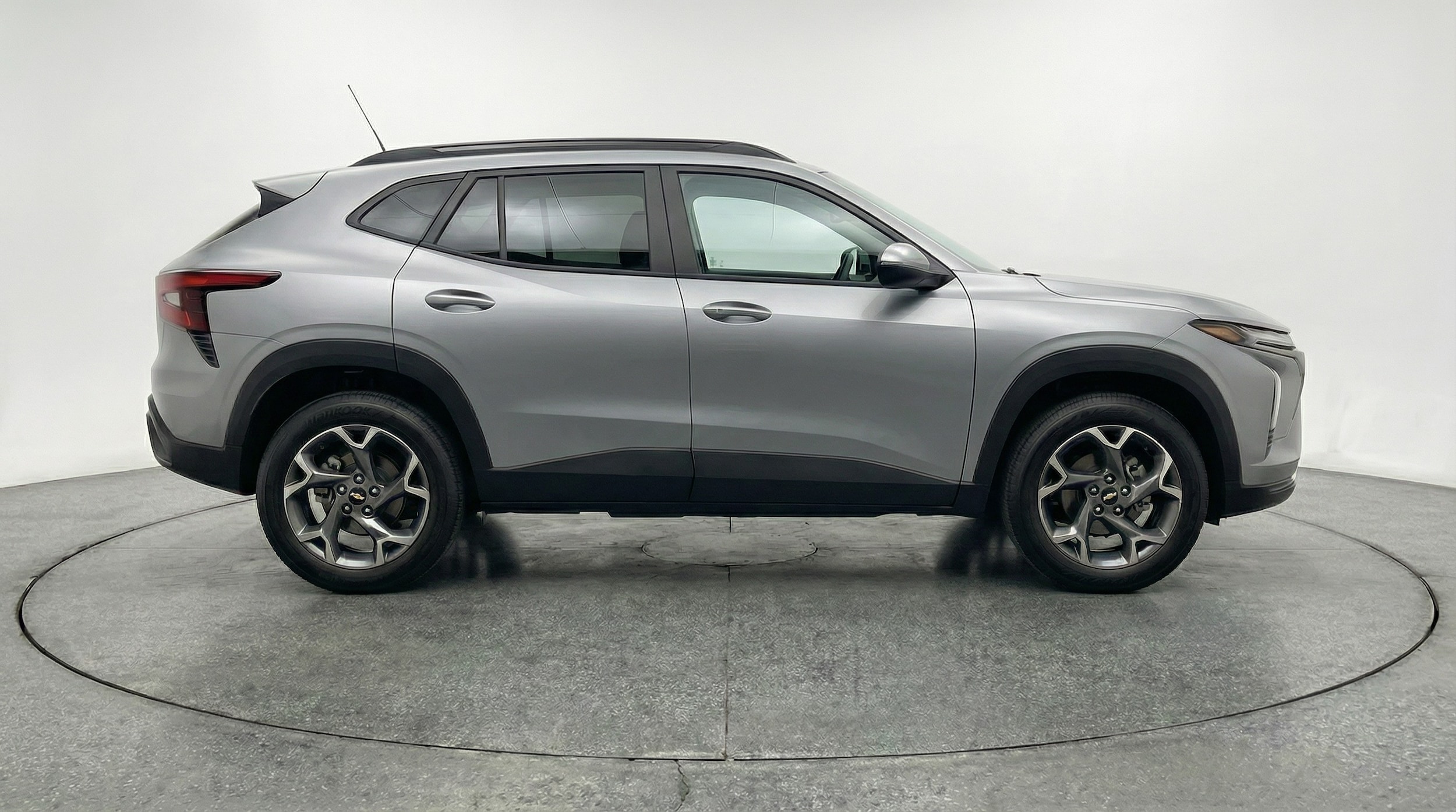 Thumbnail: 2025 Chevrolet Trax - 8