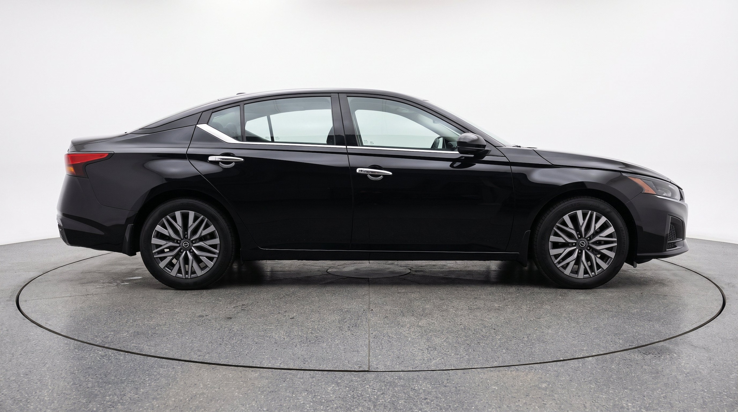 Thumbnail: 2025 Nissan Altima - 11