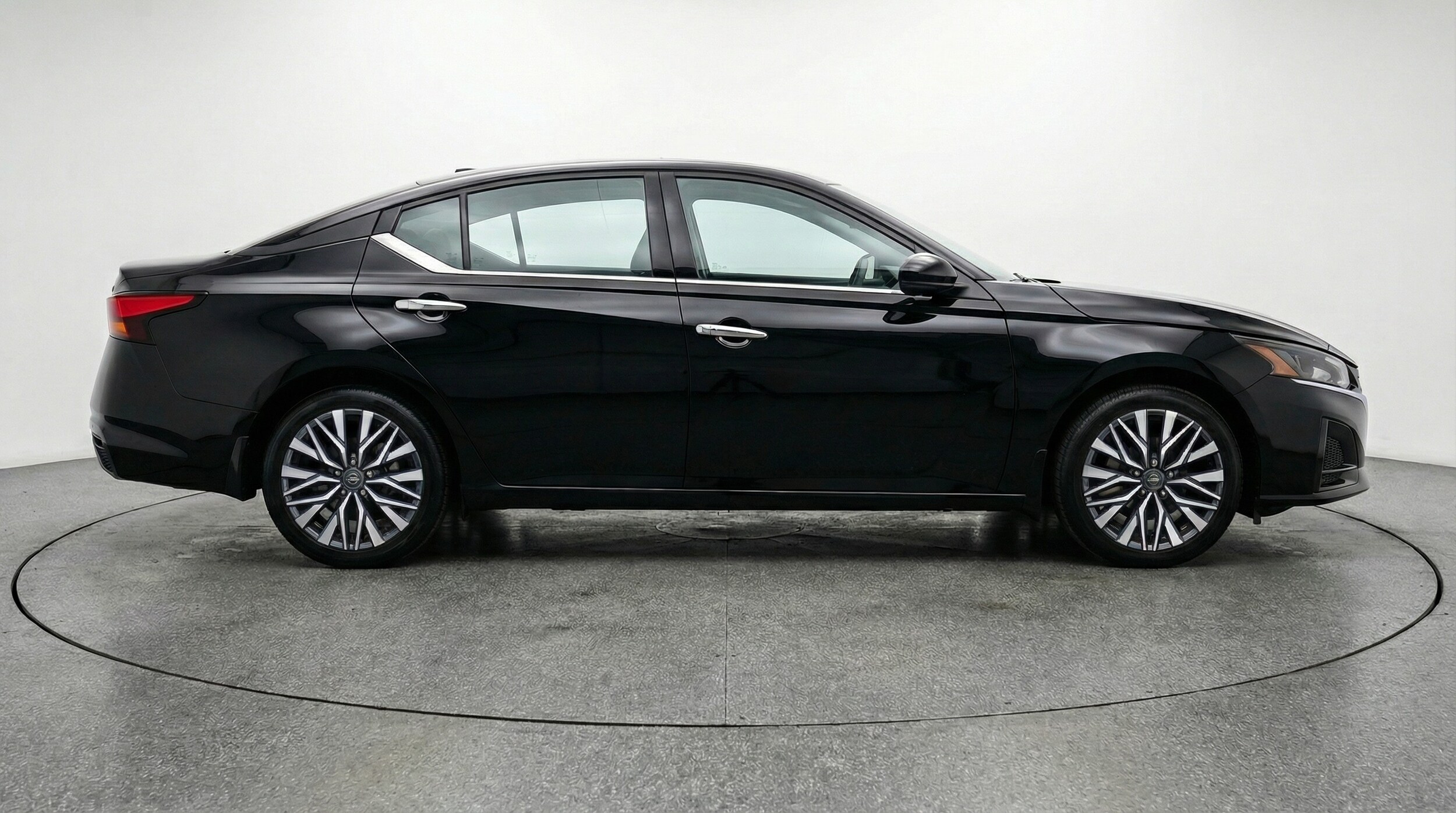 Thumbnail: 2025 Nissan Altima - 8