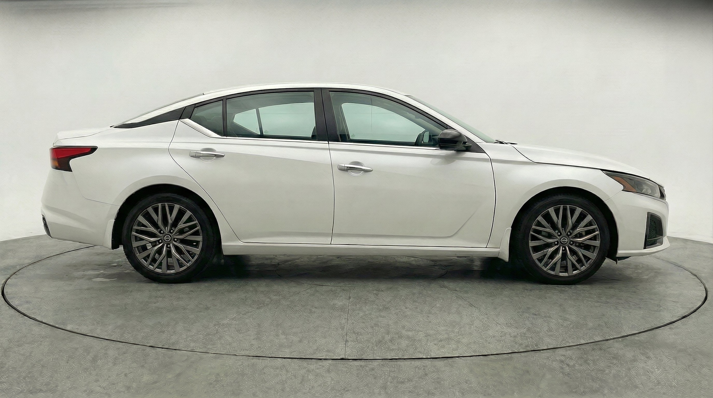 Thumbnail: 2025 Nissan Altima - 10