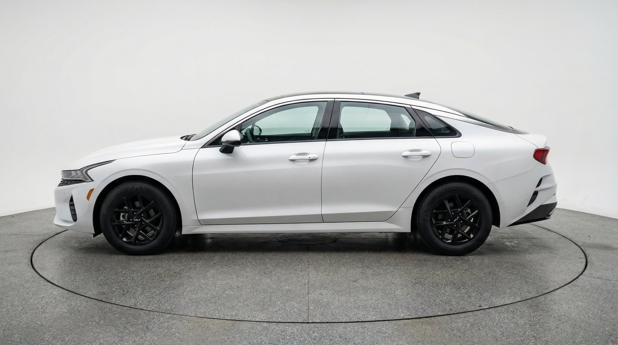 Thumbnail: 2025 Kia K5 - 5