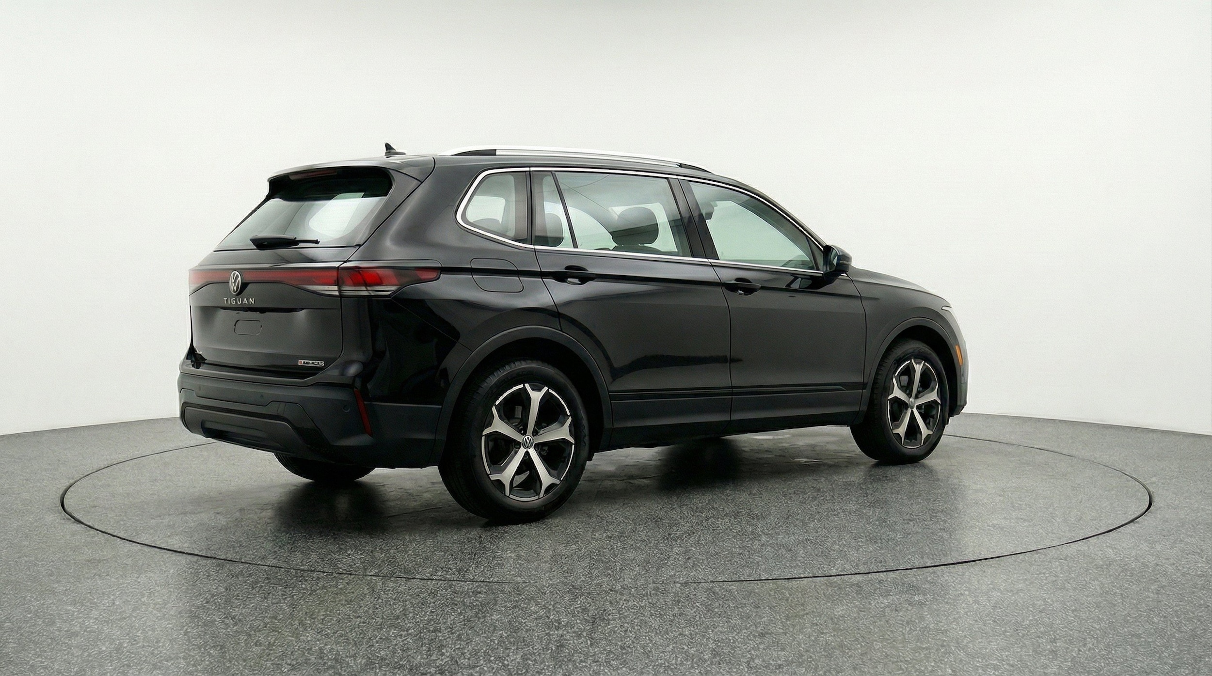 Thumbnail: 2026 Volkswagen Tiguan - 9