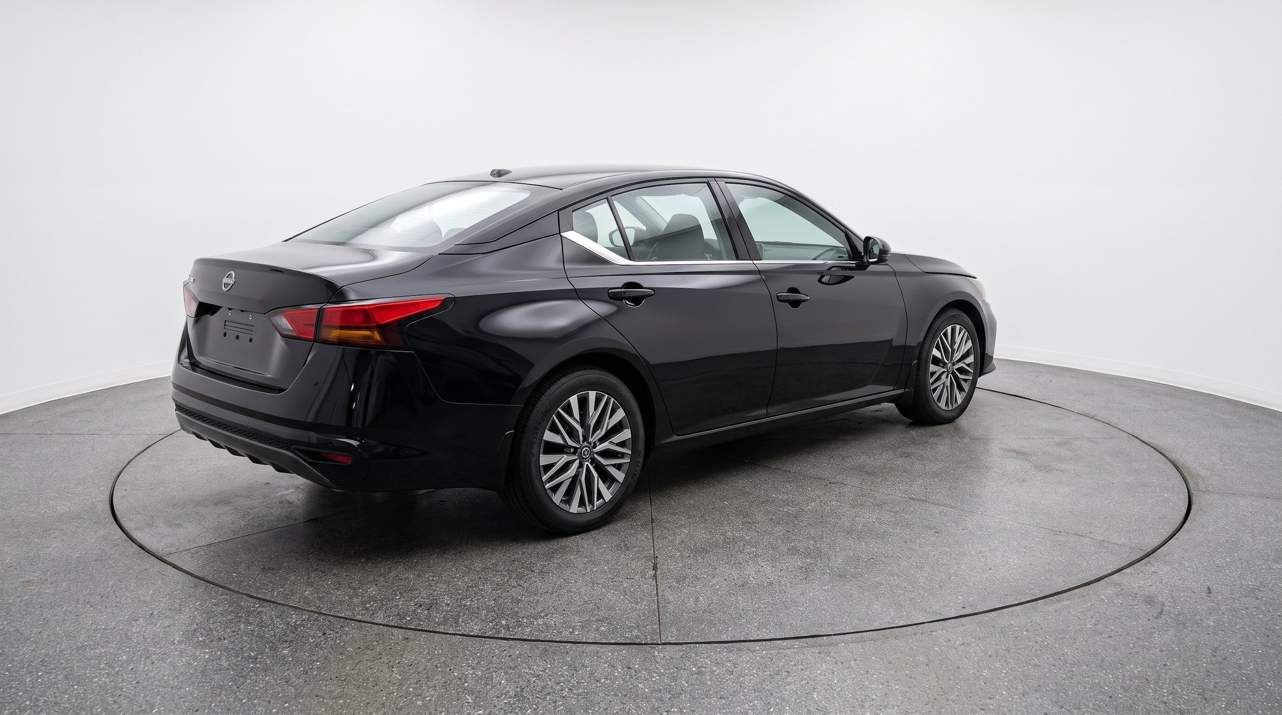 Thumbnail: 2025 Nissan Altima - 9