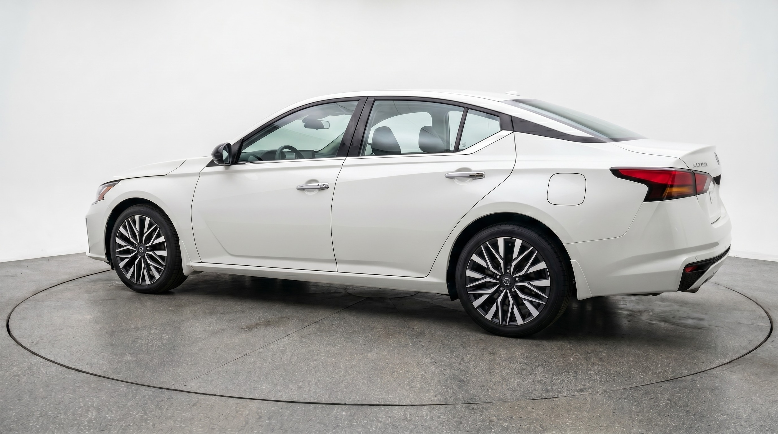 Thumbnail: 2025 Nissan Altima - 5
