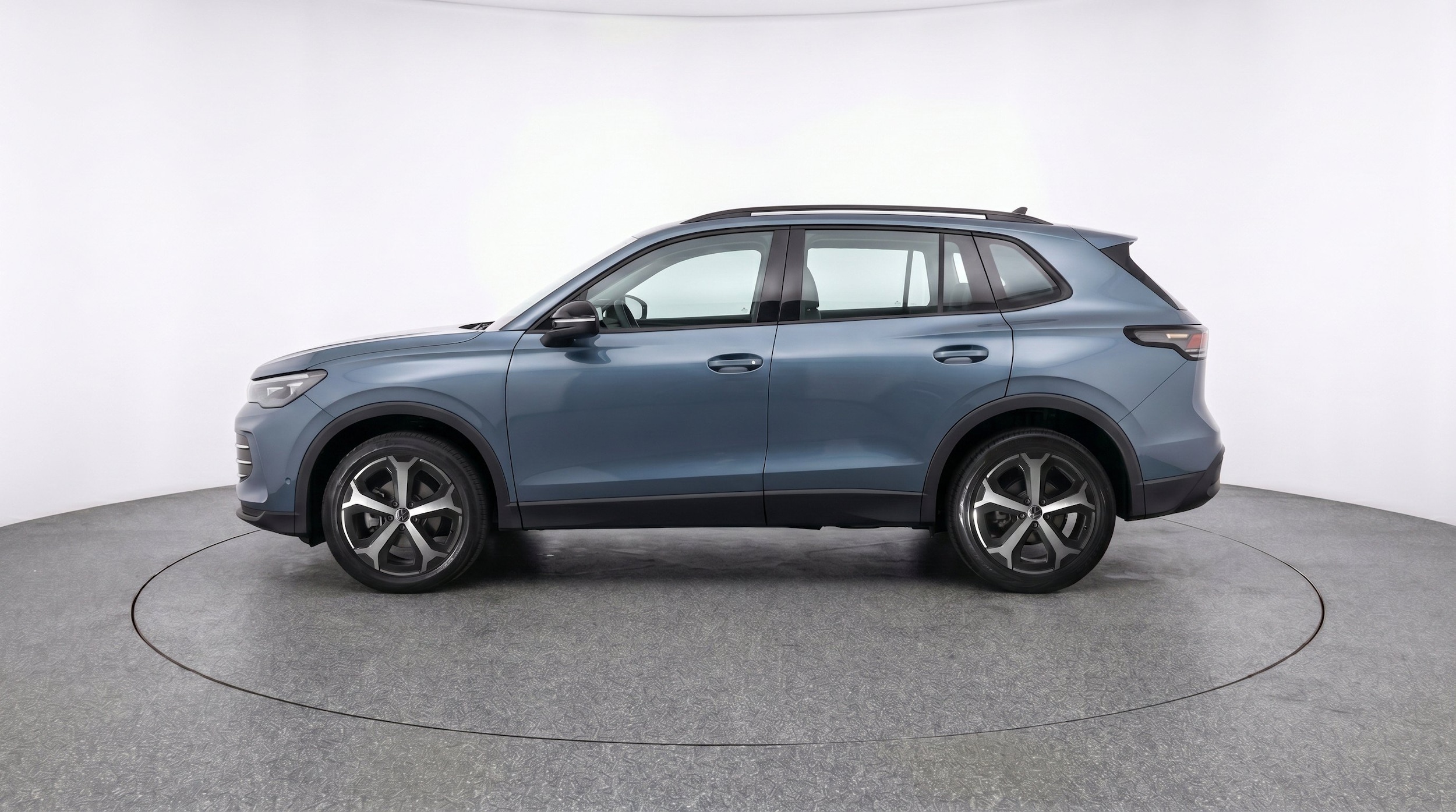 Thumbnail: 2026 Volkswagen Tiguan - 5