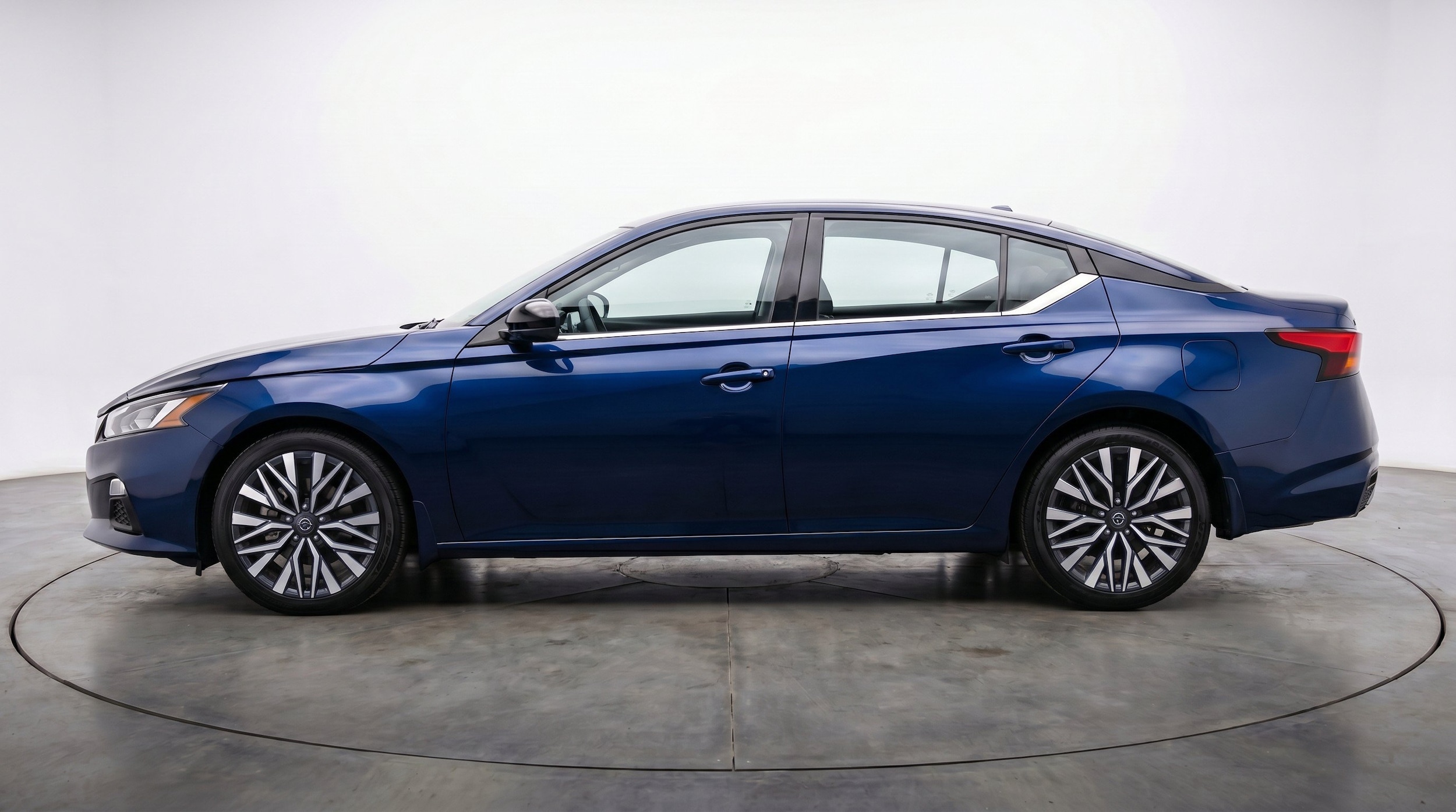 Thumbnail: 2025 Nissan Altima - 5