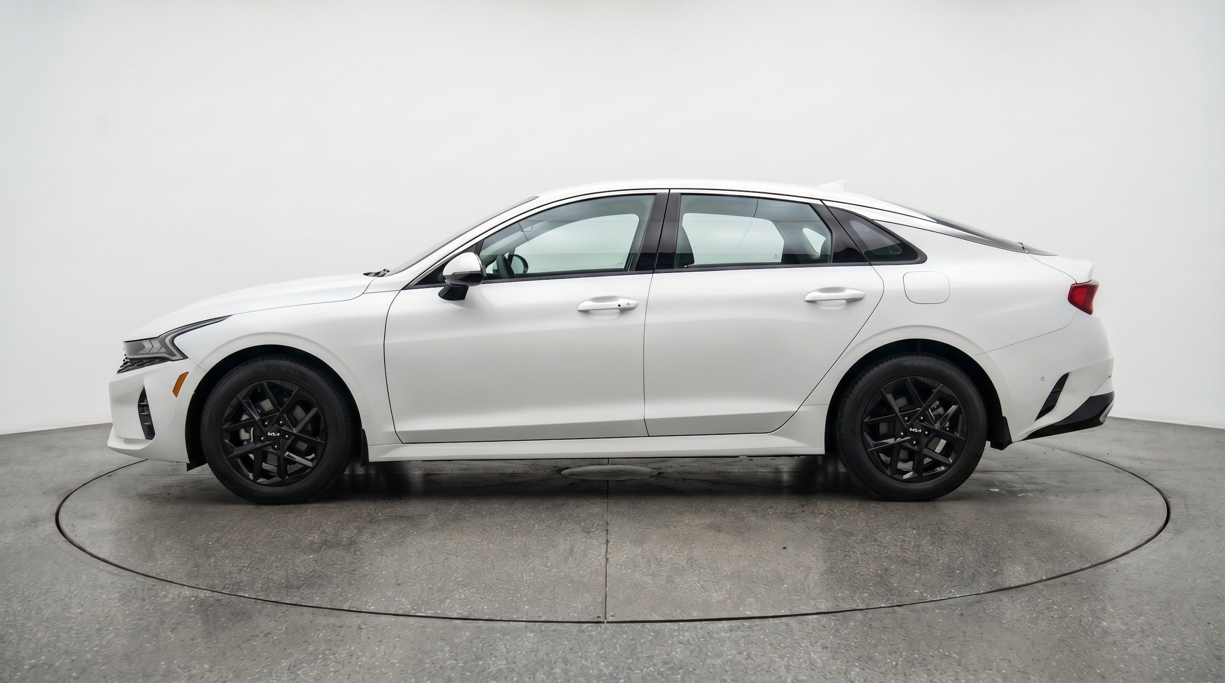 Thumbnail: 2025 Kia K5 - 5