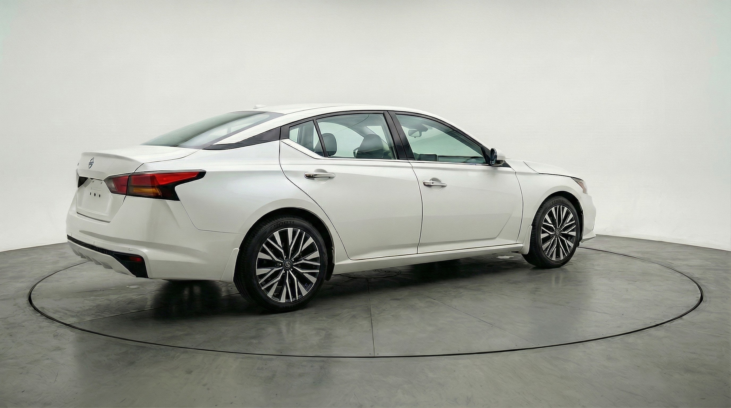 Thumbnail: 2025 Nissan Altima - 9