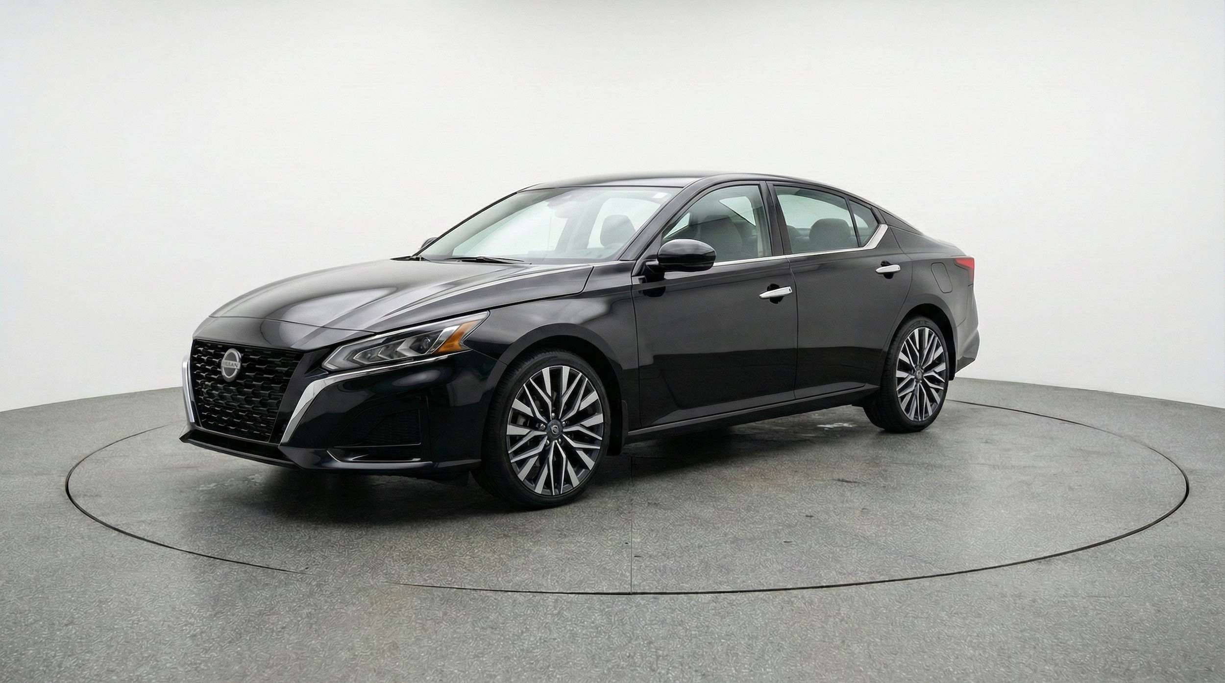 Thumbnail: 2025 Nissan Altima - 3