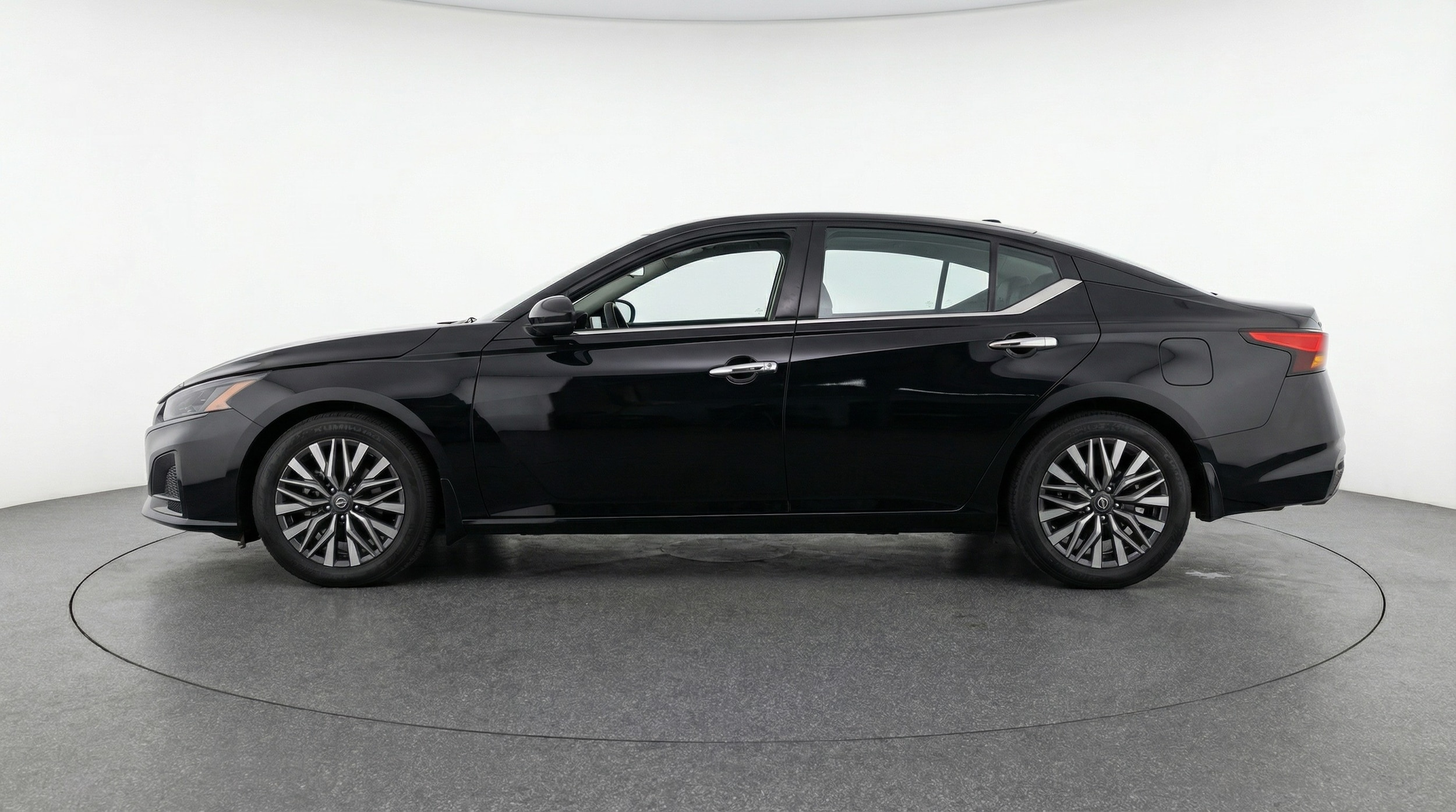 Thumbnail: 2025 Nissan Altima - 4
