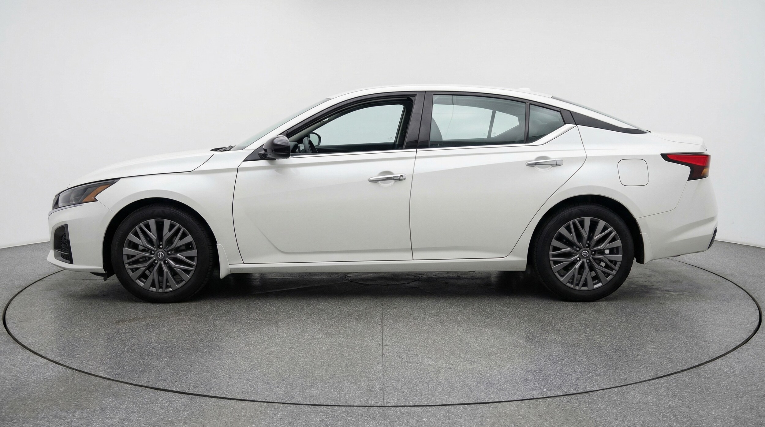 Thumbnail: 2025 Nissan Altima - 4